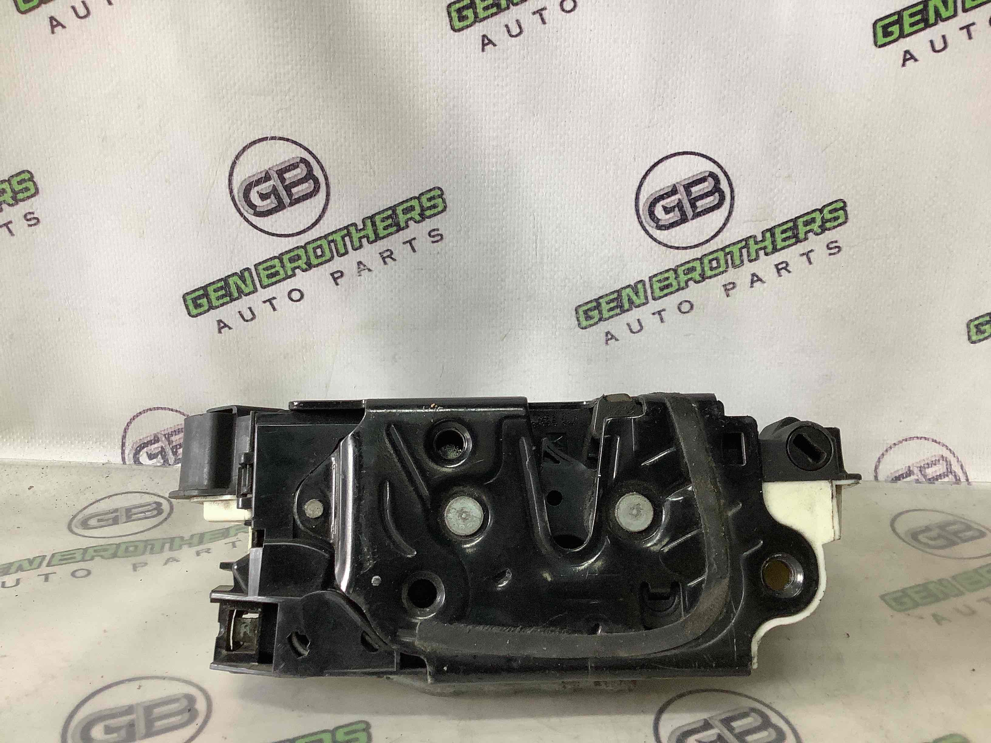 Замок дверей передньої правої