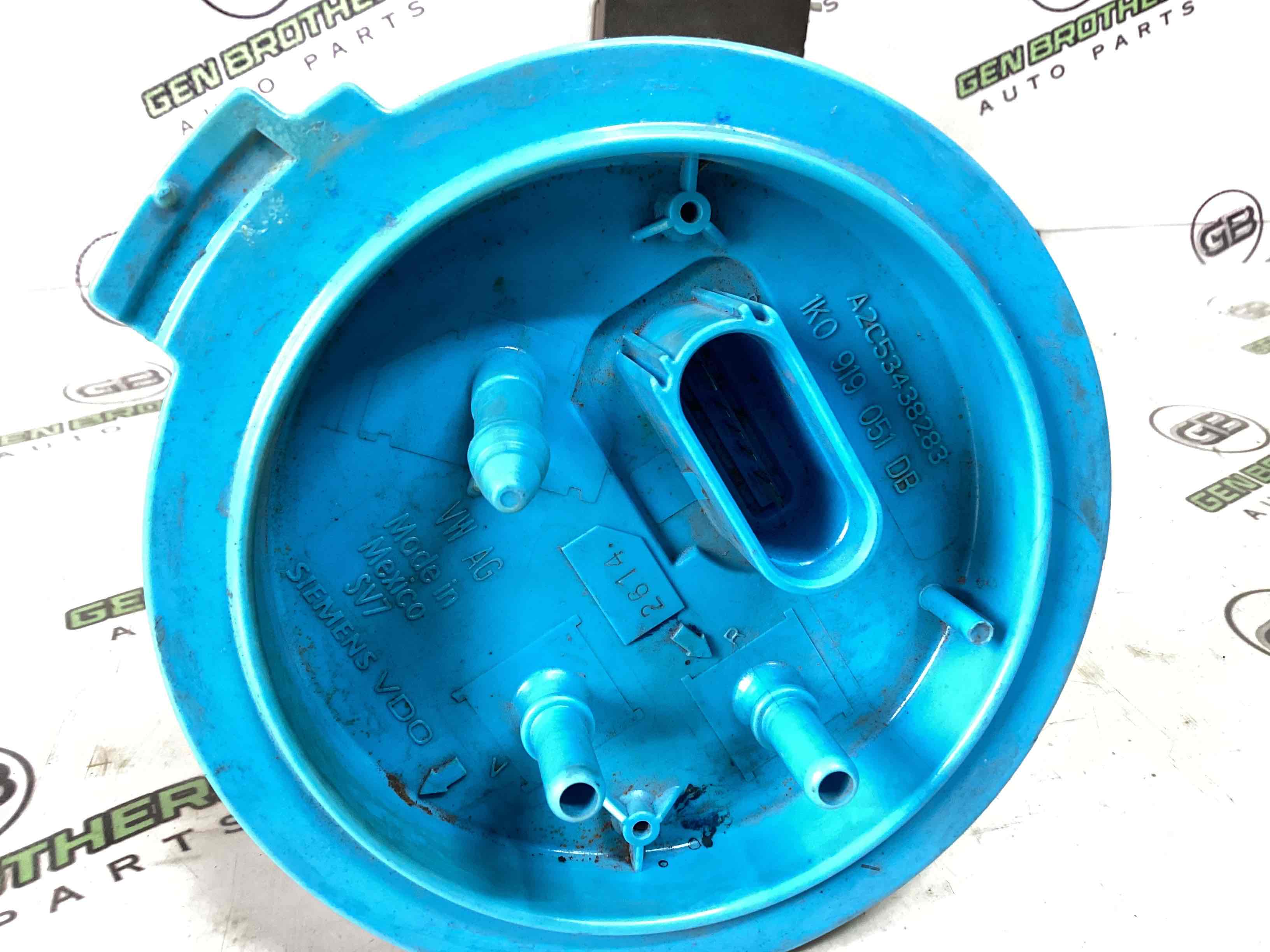 Насос паливний