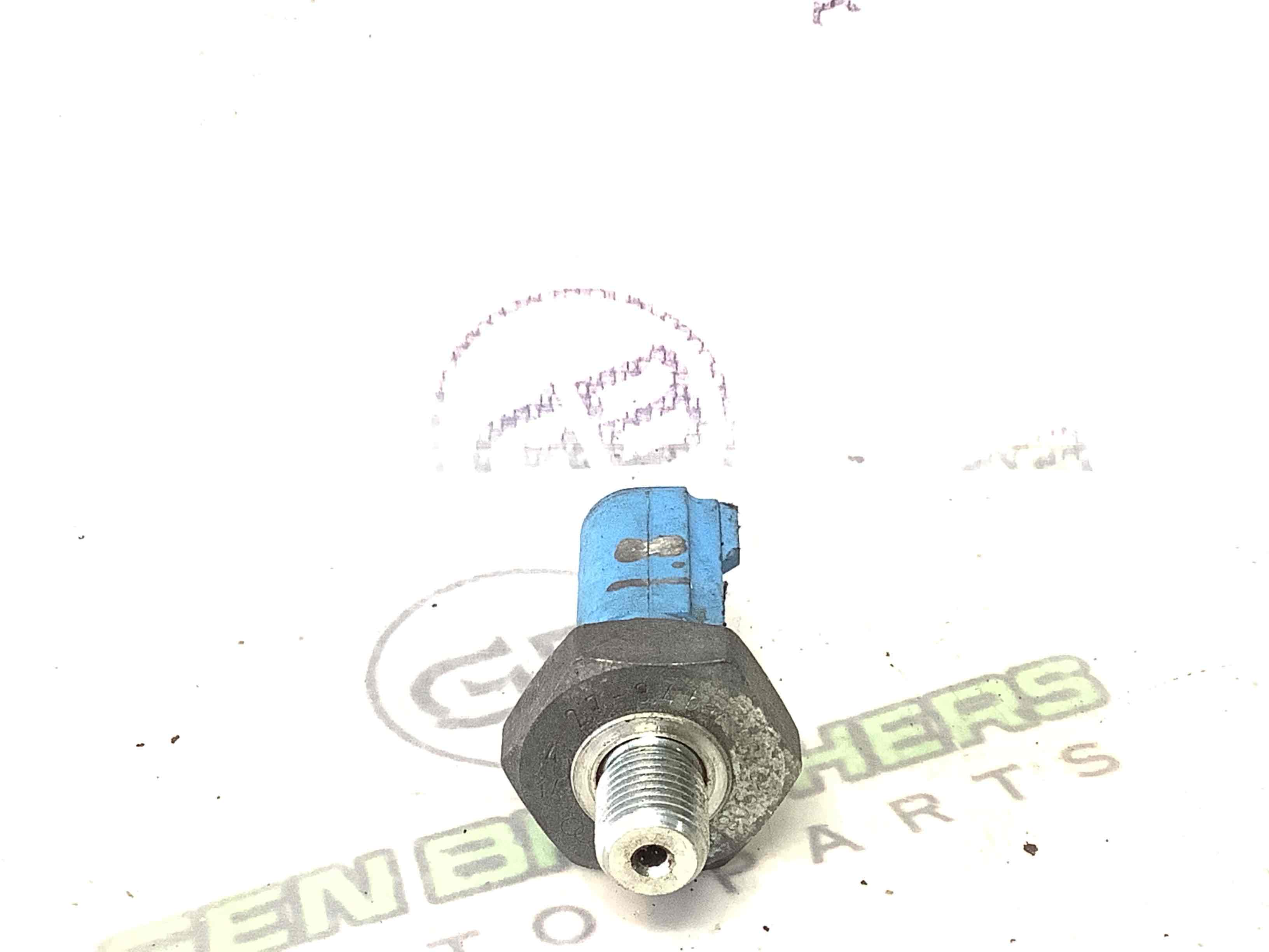 Датчик тиску олії