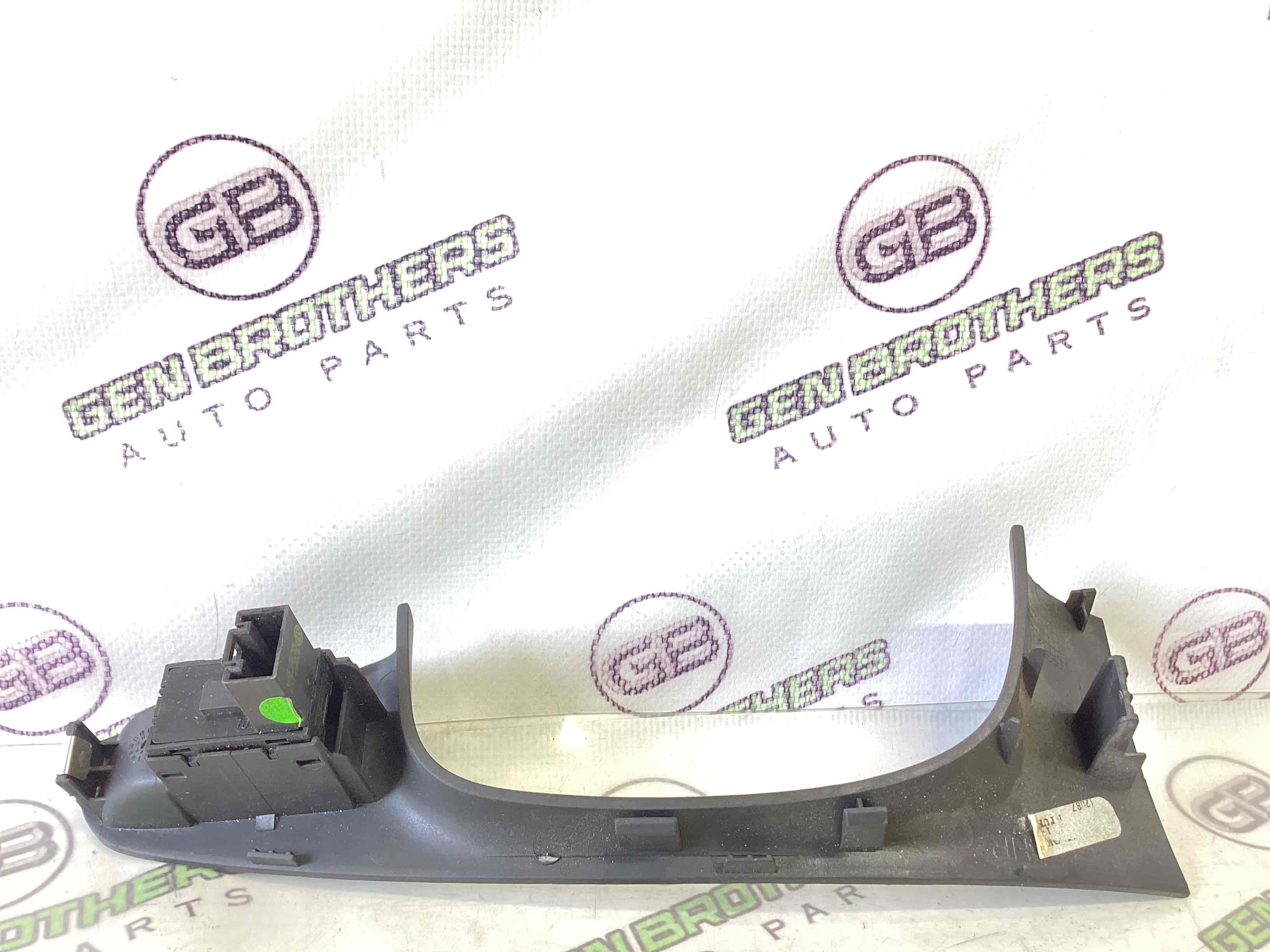 Кнопки керування склопідйомниками