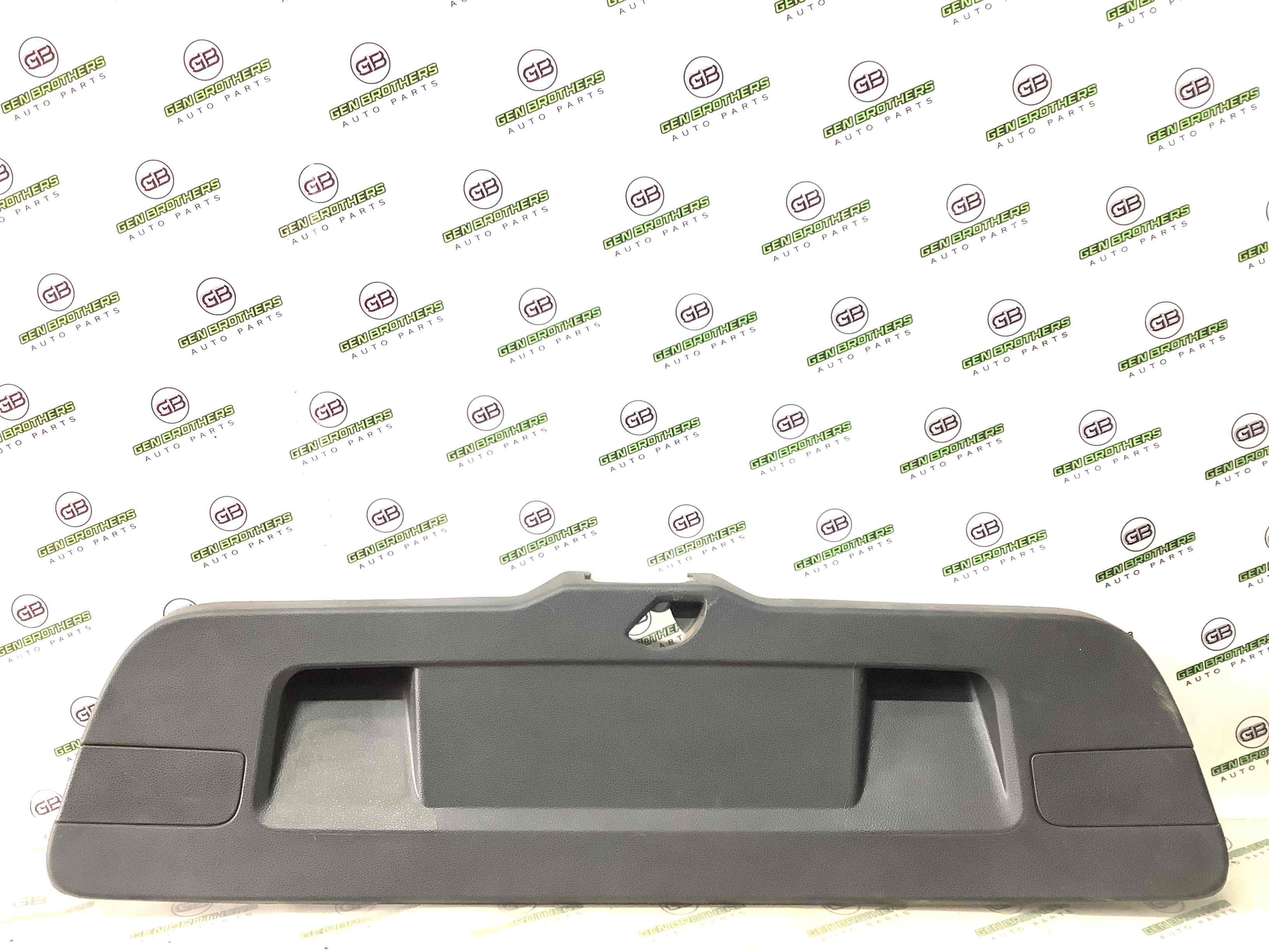 Обшивка кришки багажника