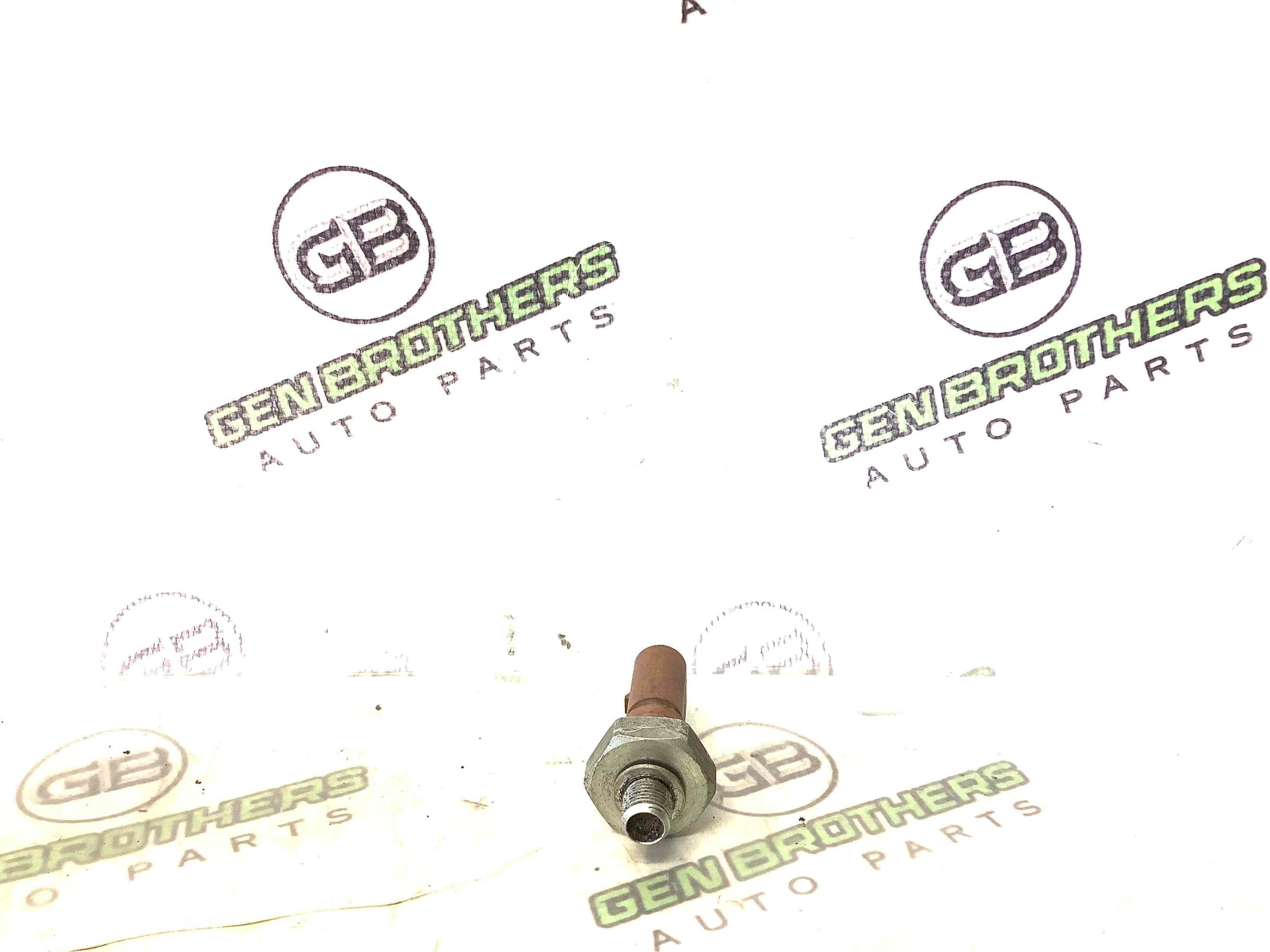 Датчик тиску олії