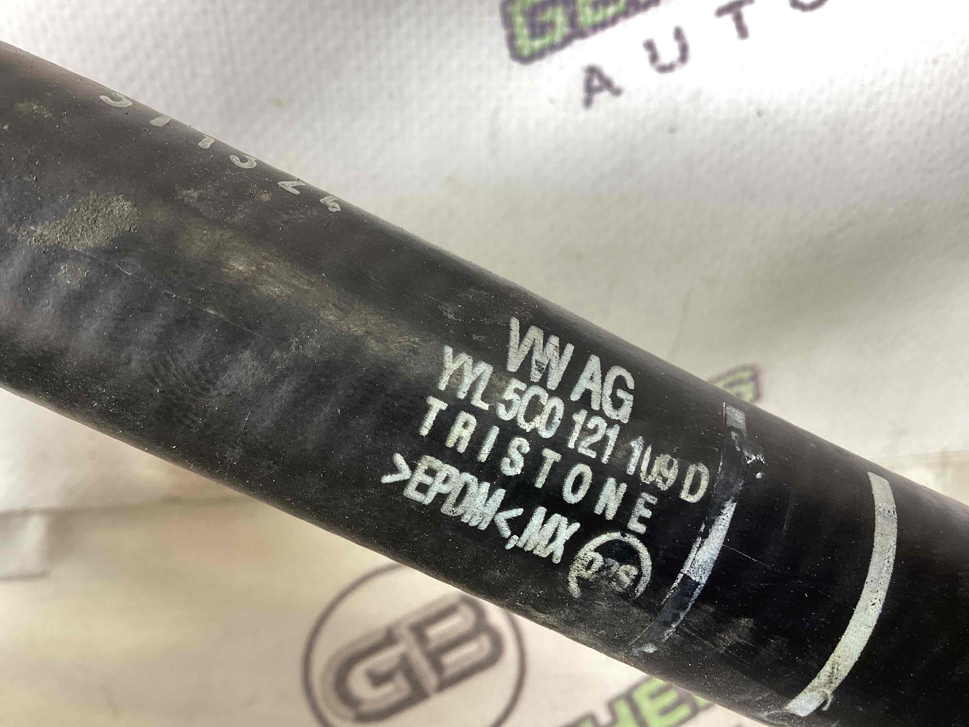 Патрубок трубопровід, шланг