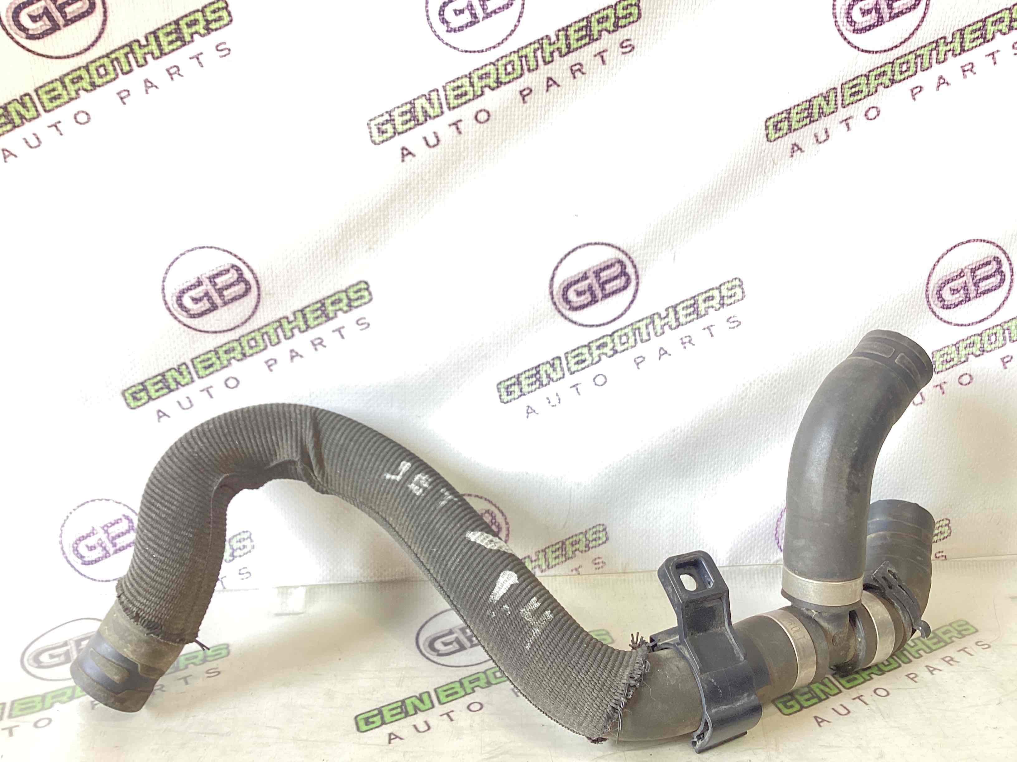 Патрубок трубопровід, шланг