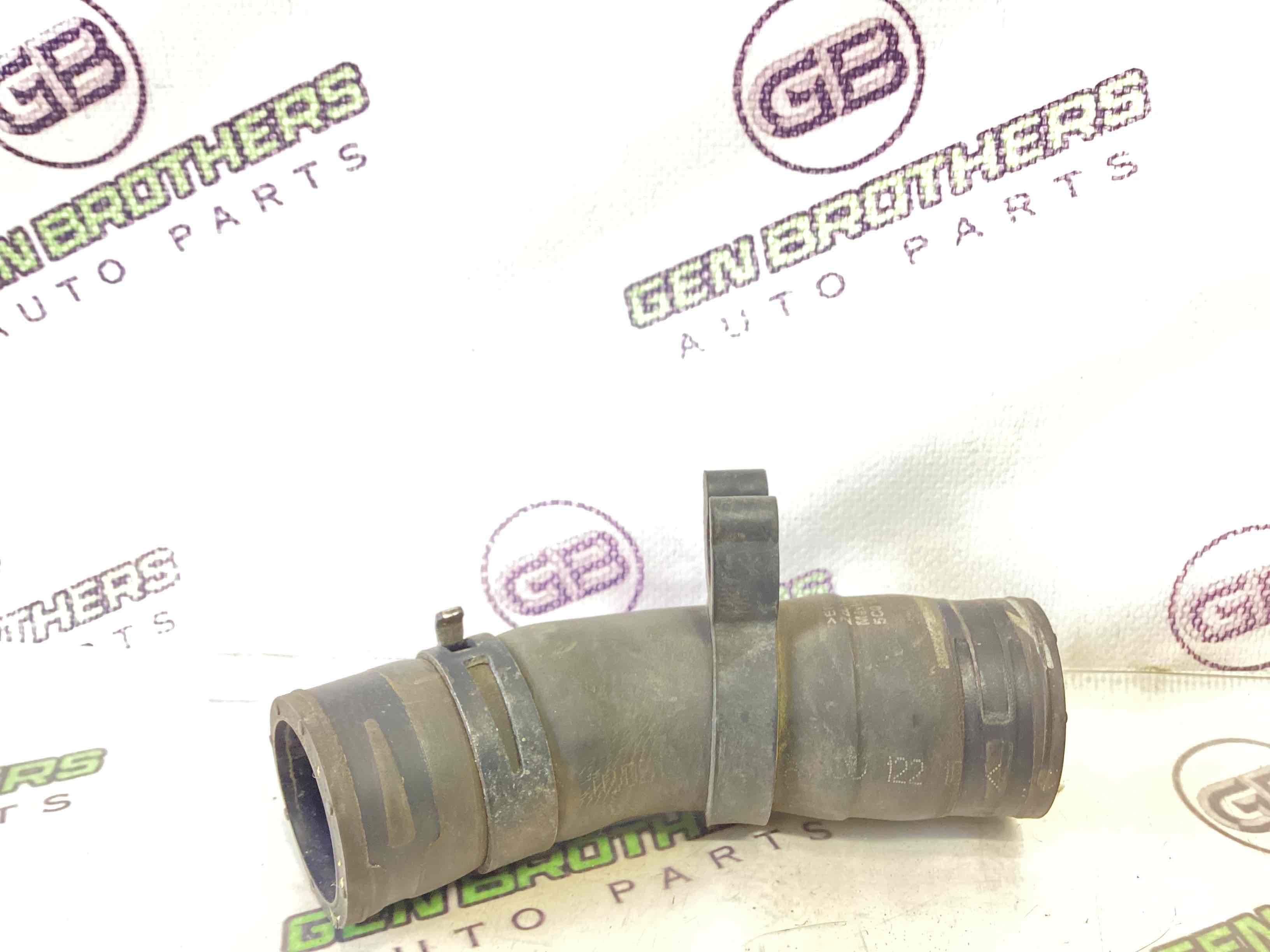 Патрубок трубопровід, шланг