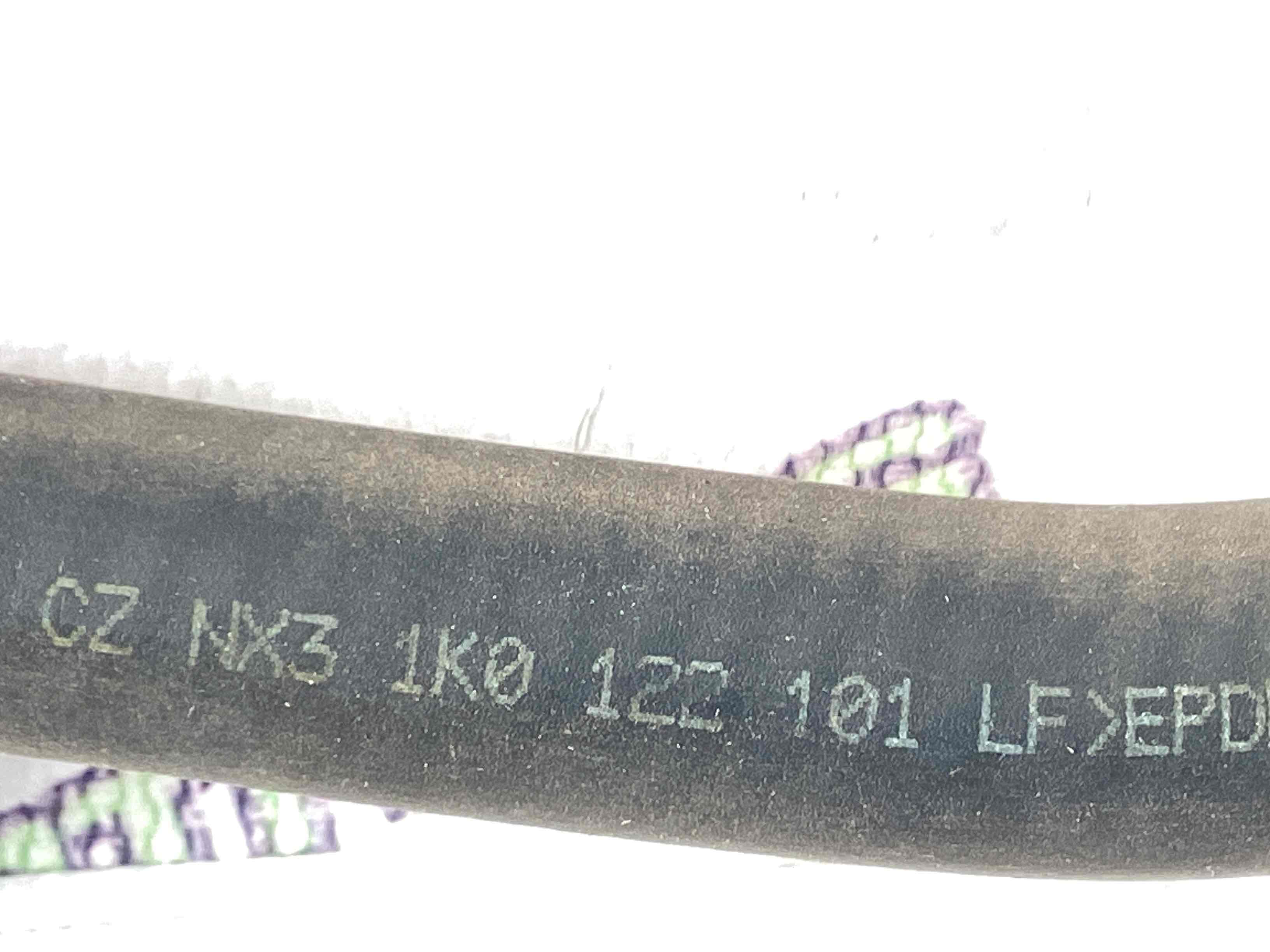 Патрубок трубопровід, шланг