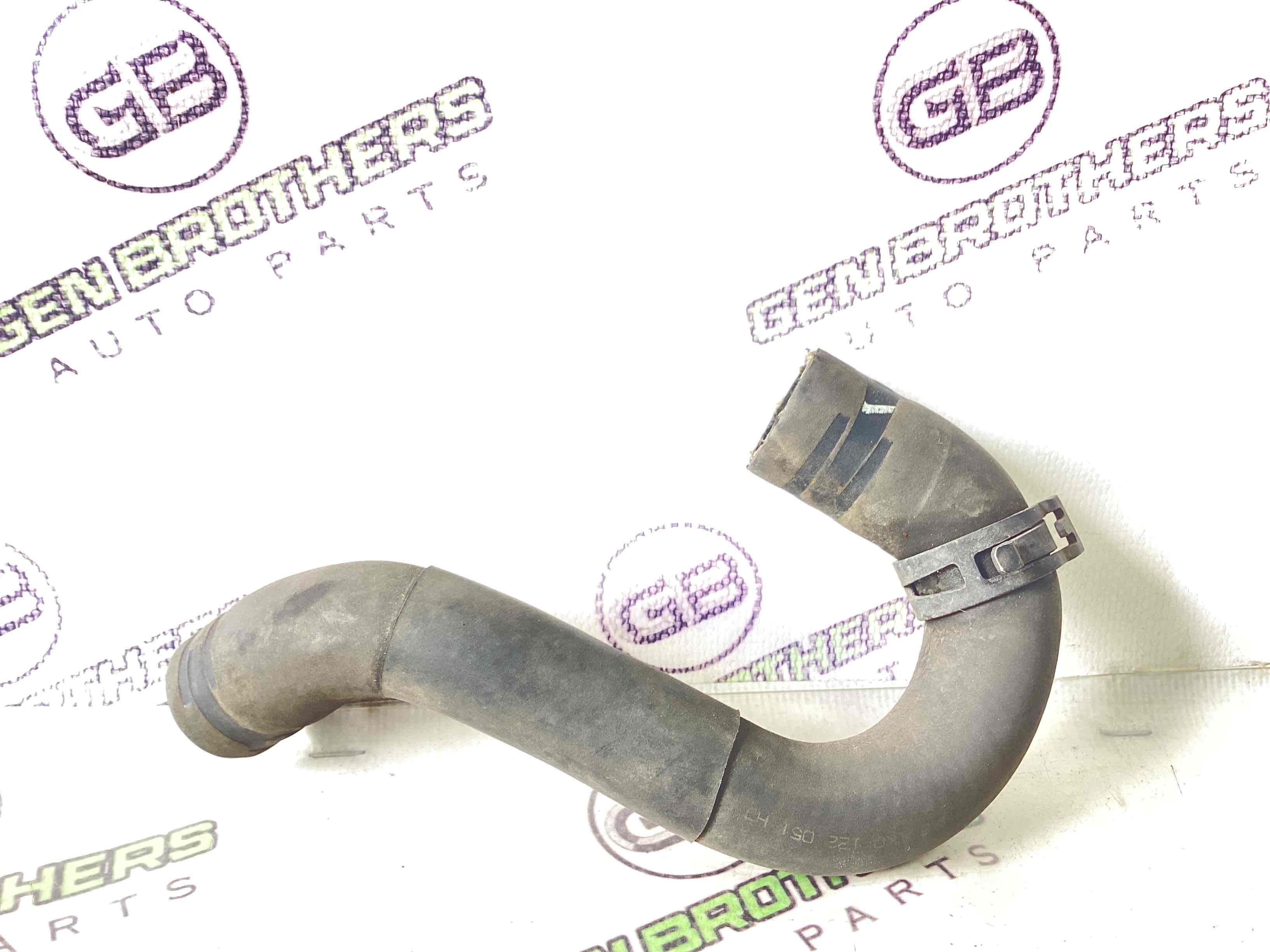 Патрубок трубопровід, шланг