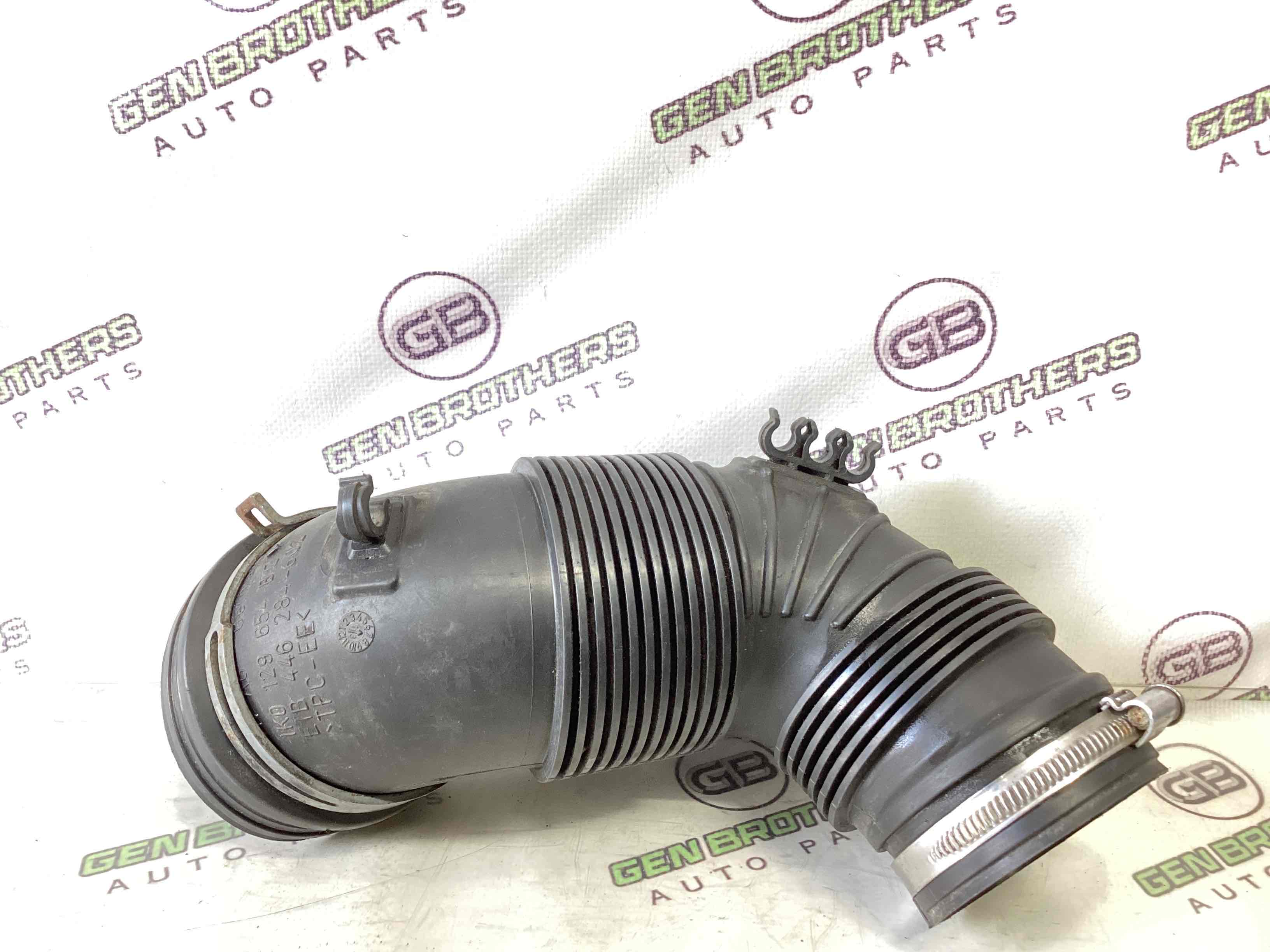 Патрубок повітряного фільтра