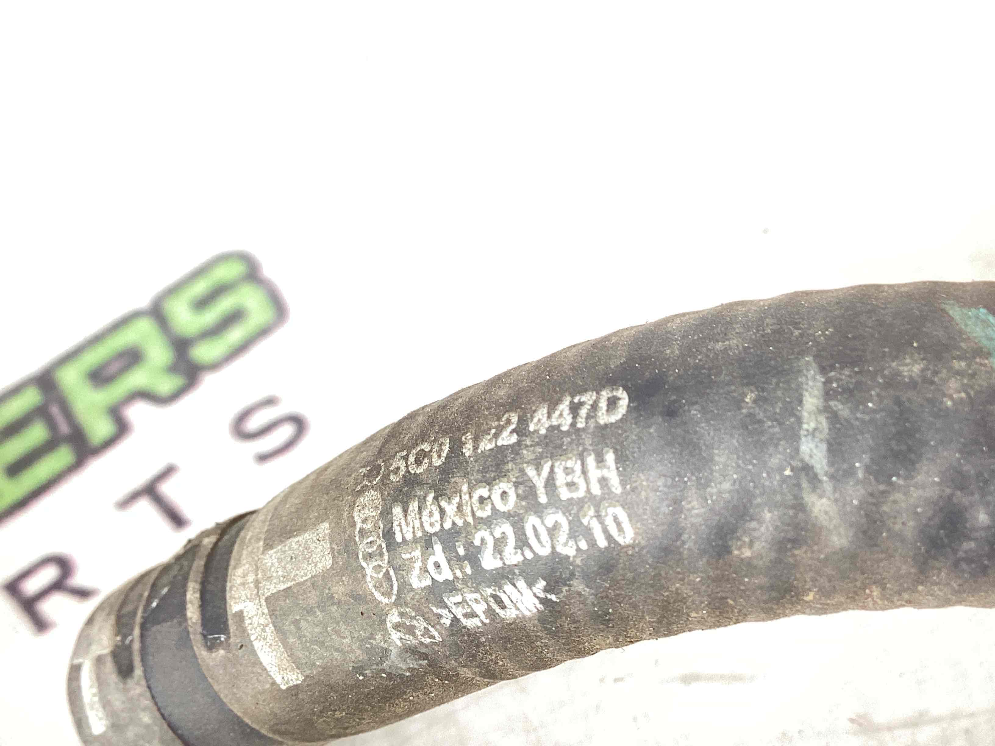 Патрубок трубопровід, шланг