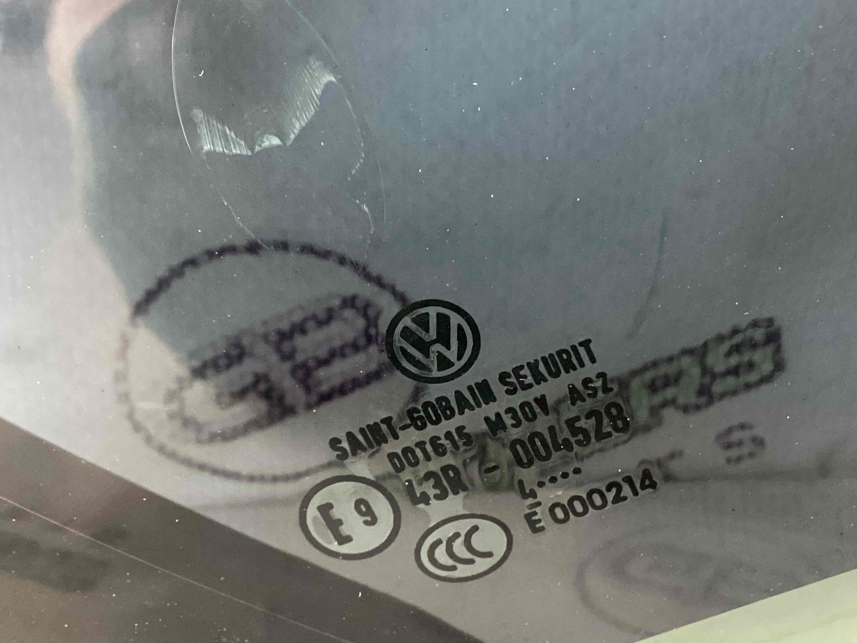 Скло дверей трикутник кватирка