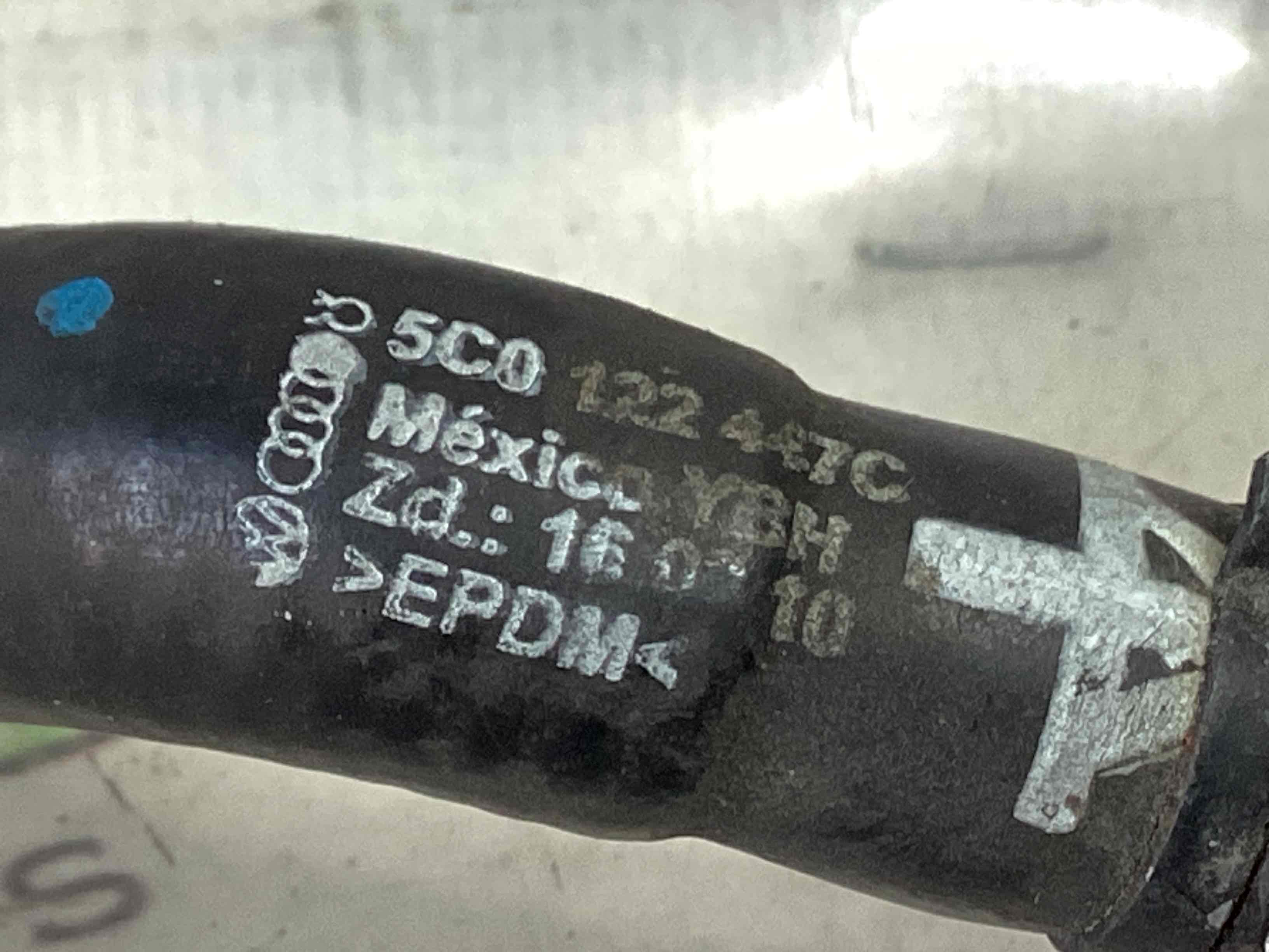 Патрубок трубопровід, шланг