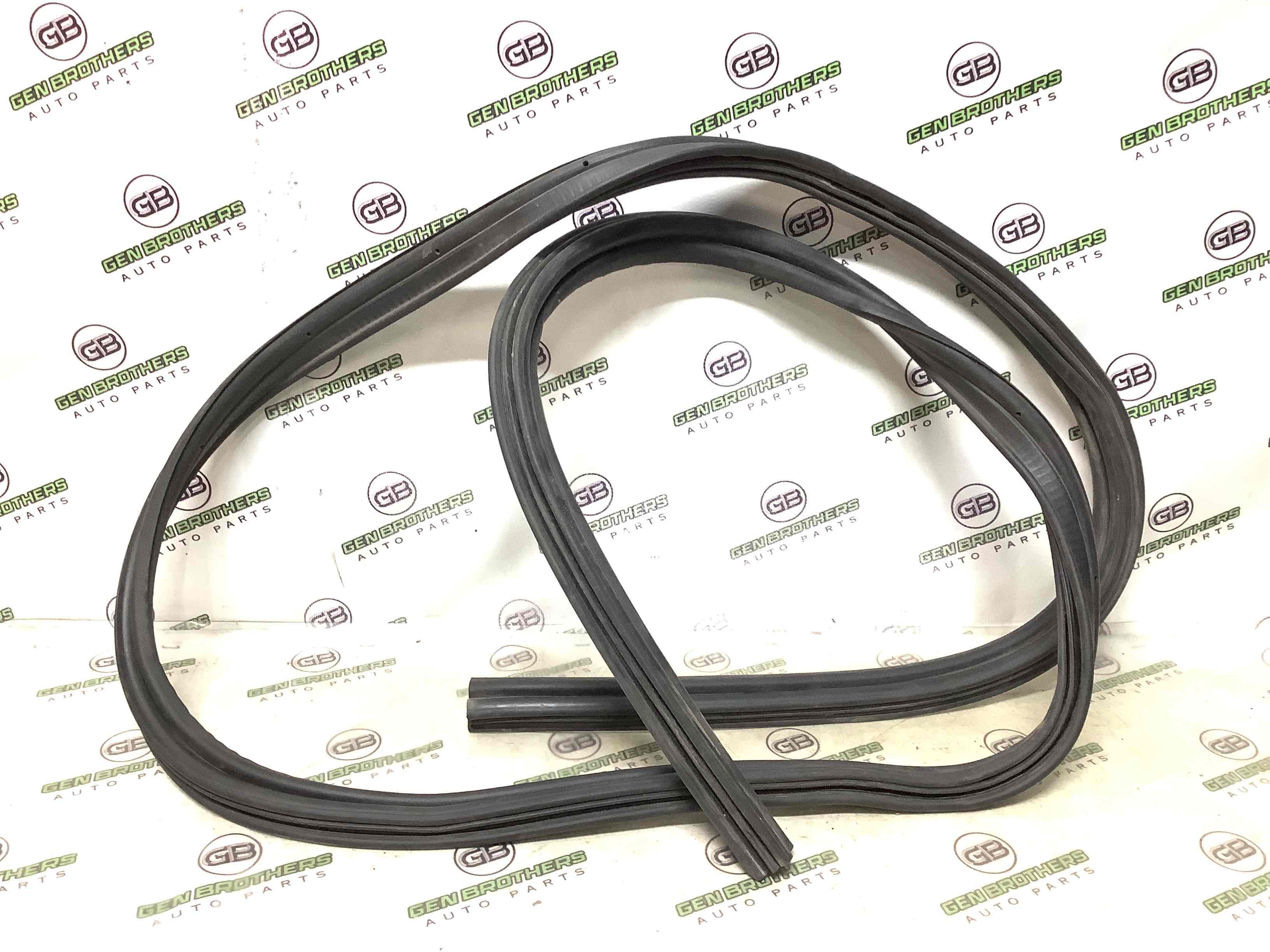 Ущільнювач кришки багажника, двері багажника