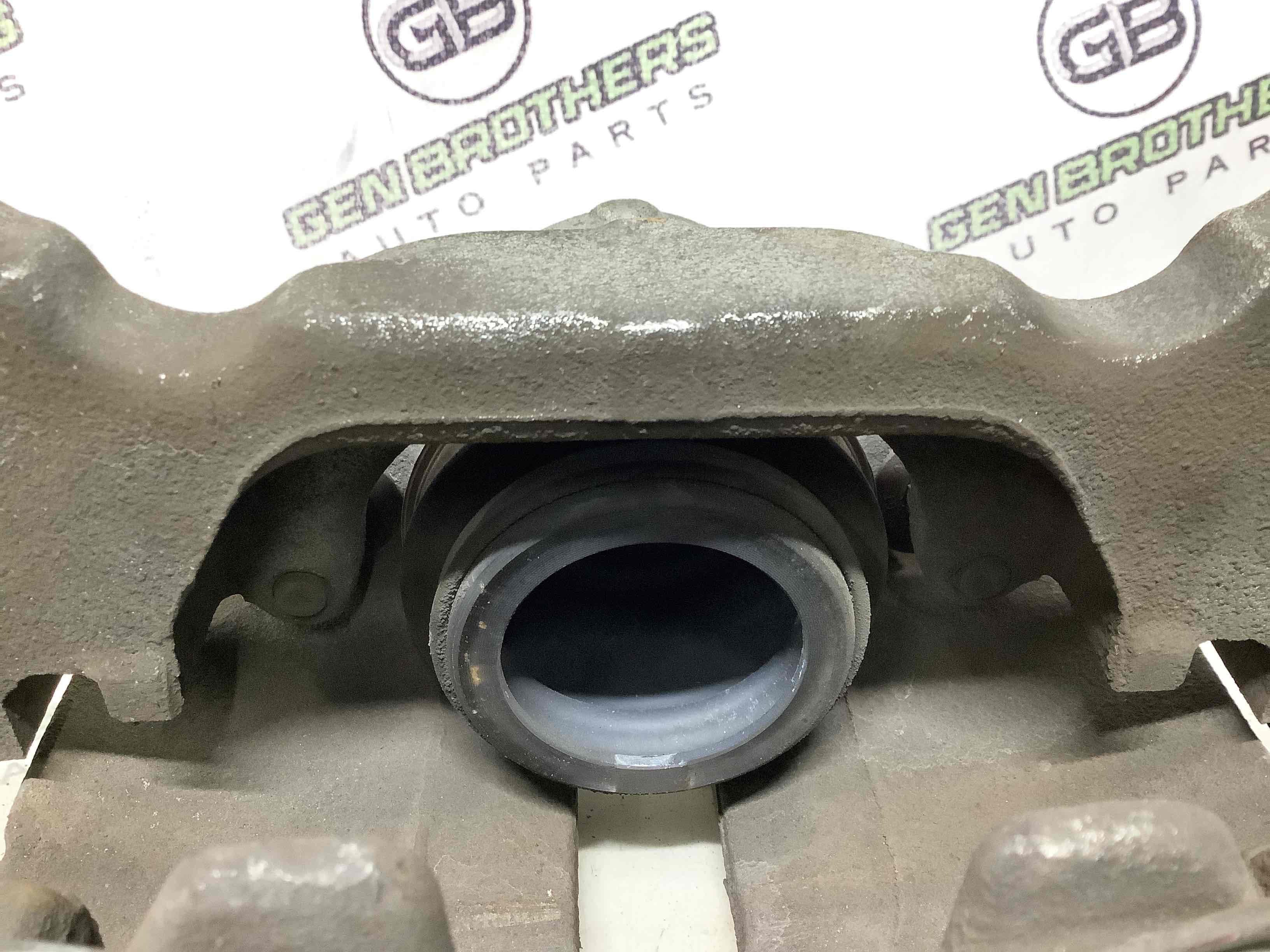 Супорт передній правий