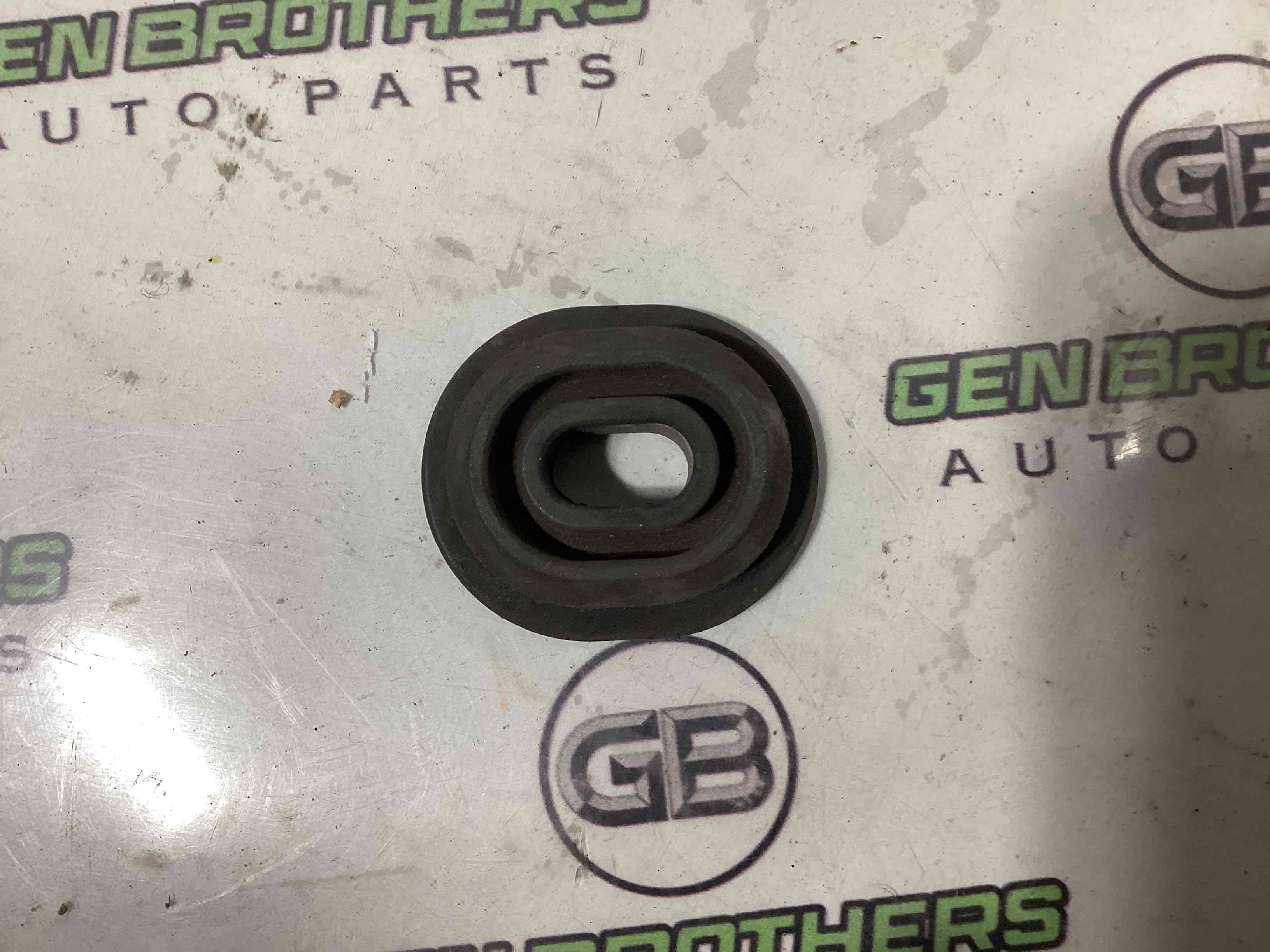 Опора радіатора, кріплення, кронштейн, ущільнювач радіатора