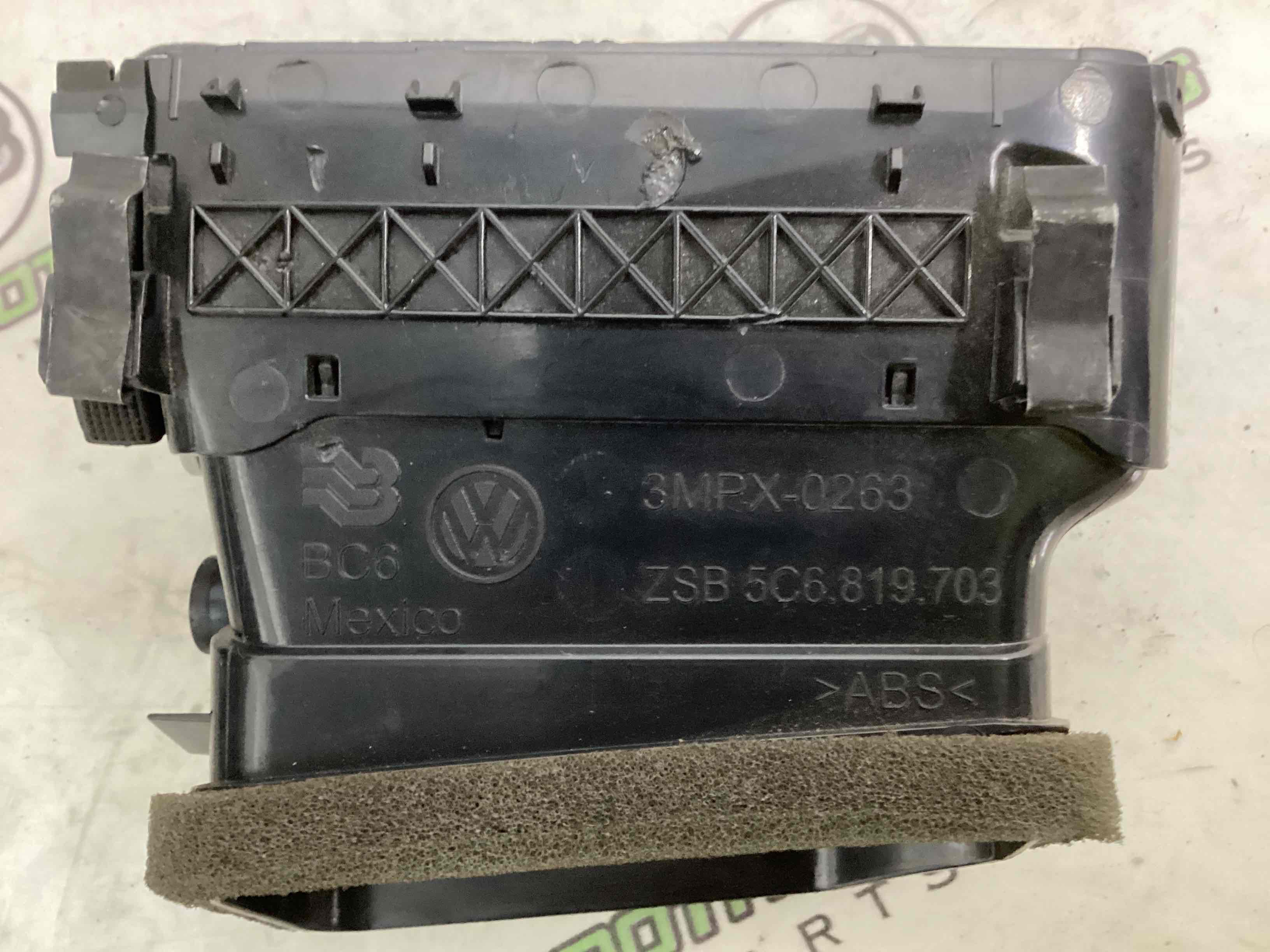 Дефлектор обдування салону