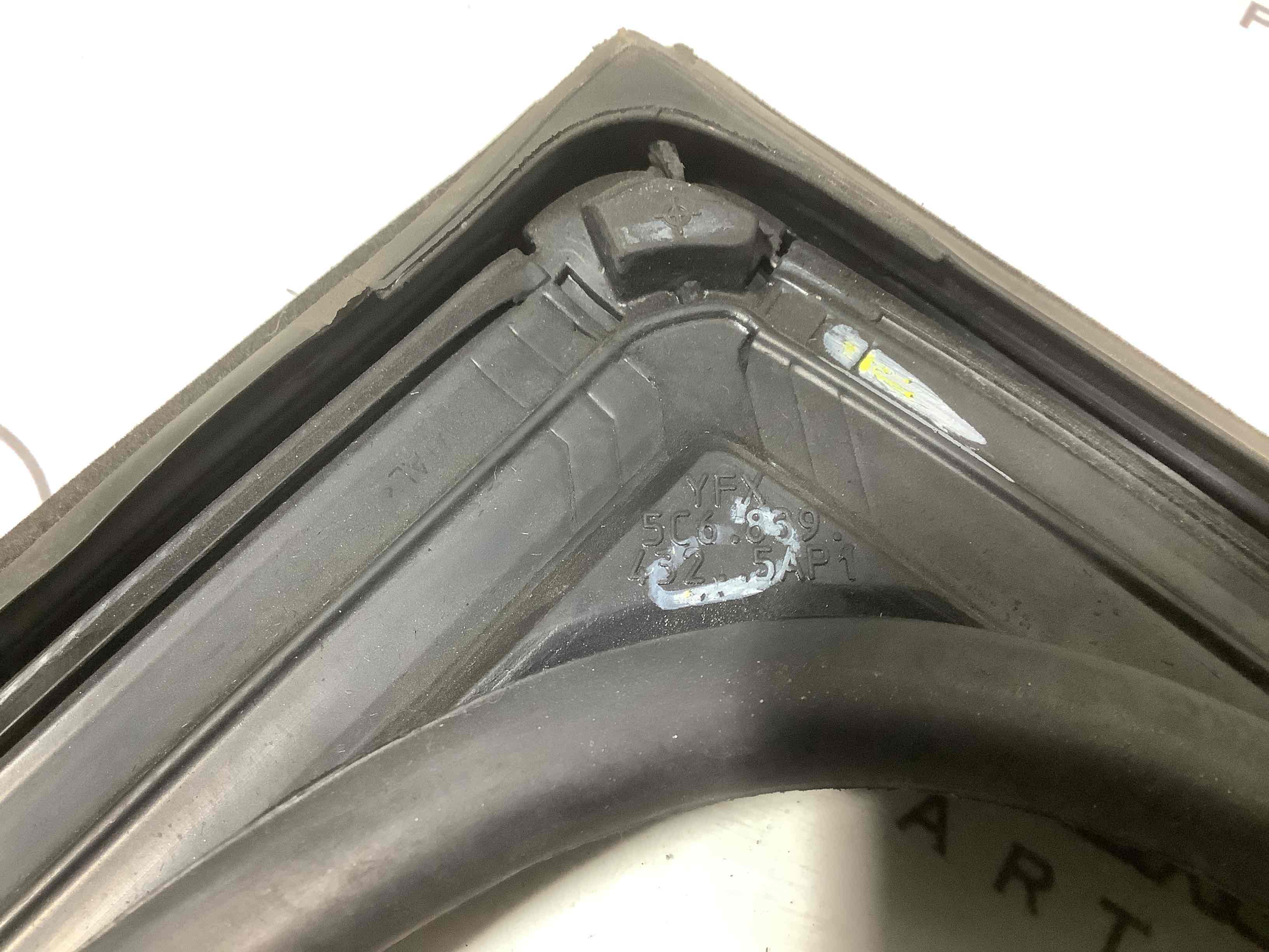 Ущільнювач скла, двері