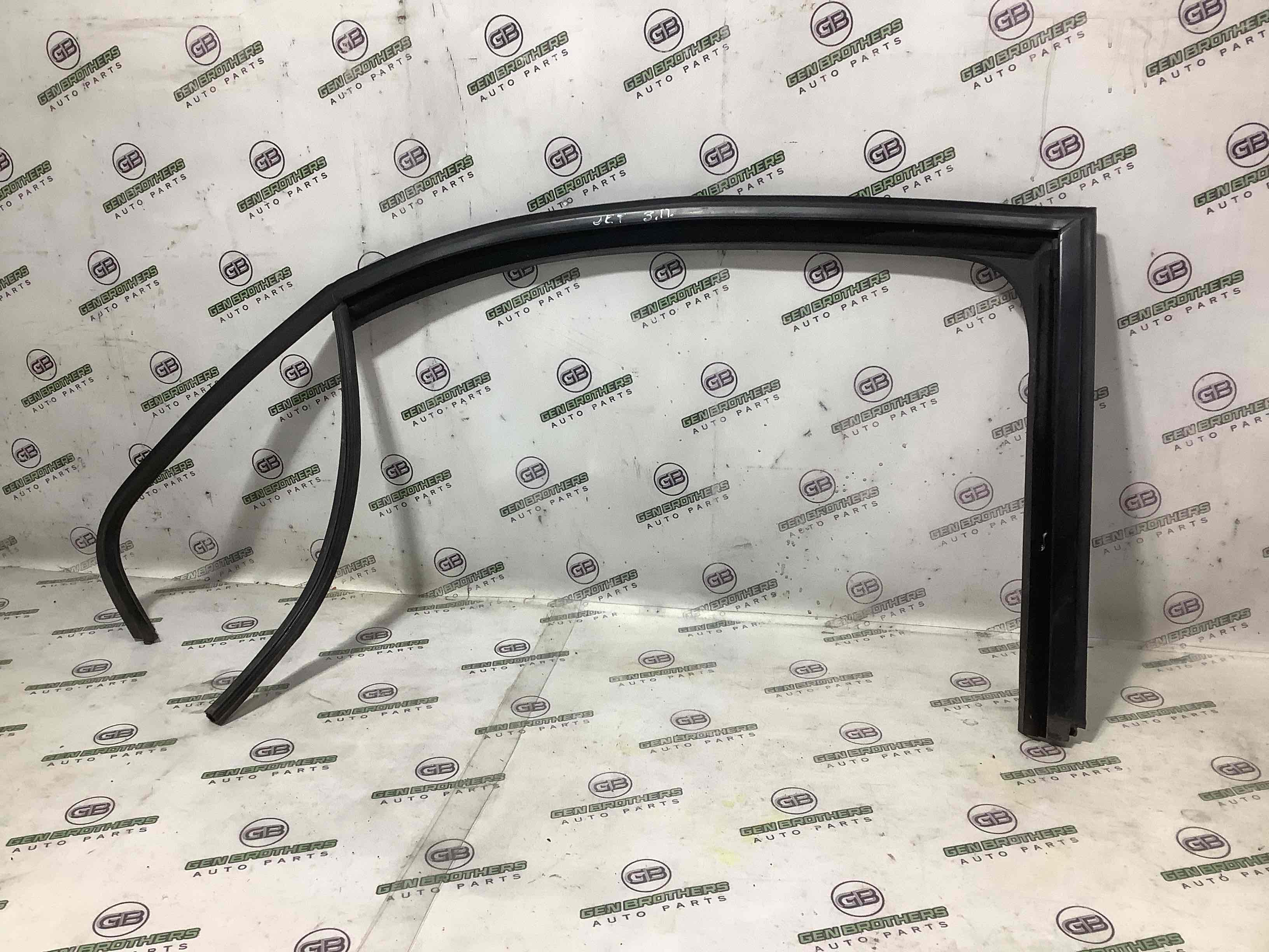 Ущільнювач скла, двері