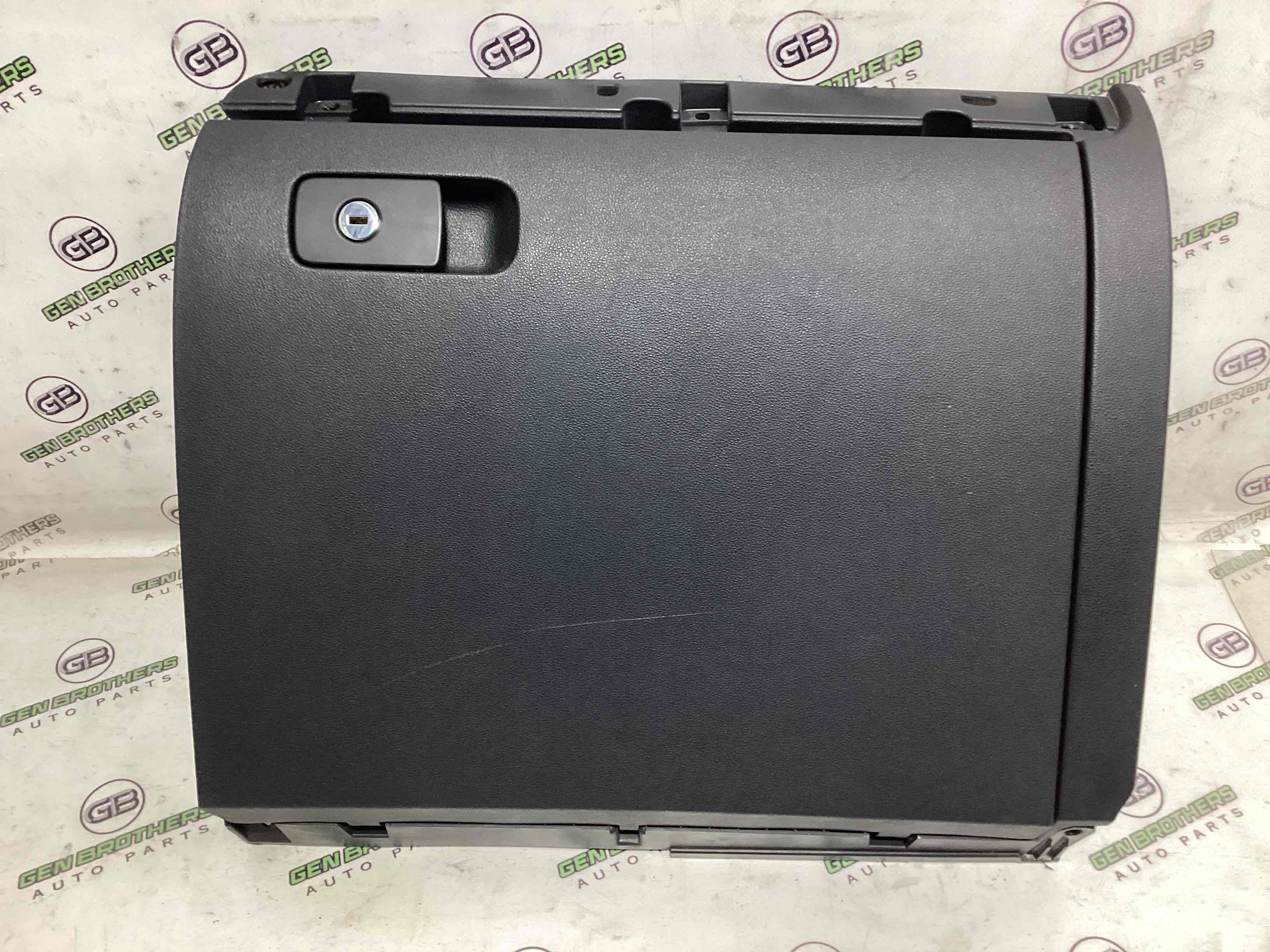 Бардачок замок бардачка, підстаканник, ящик