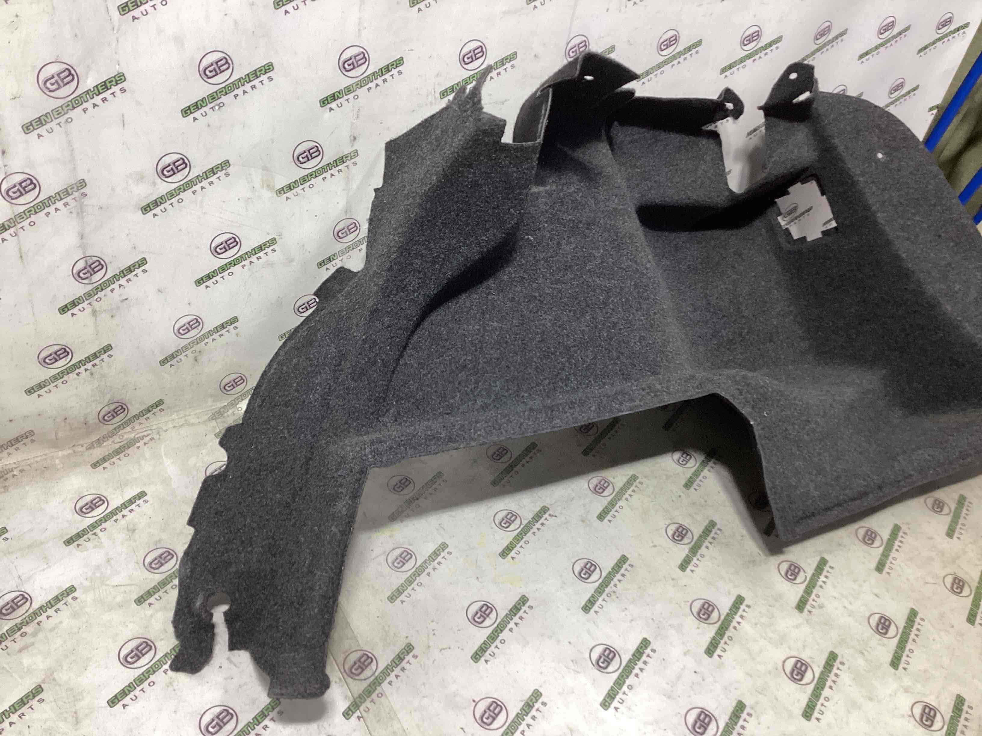 Елементи оздоблення багажника