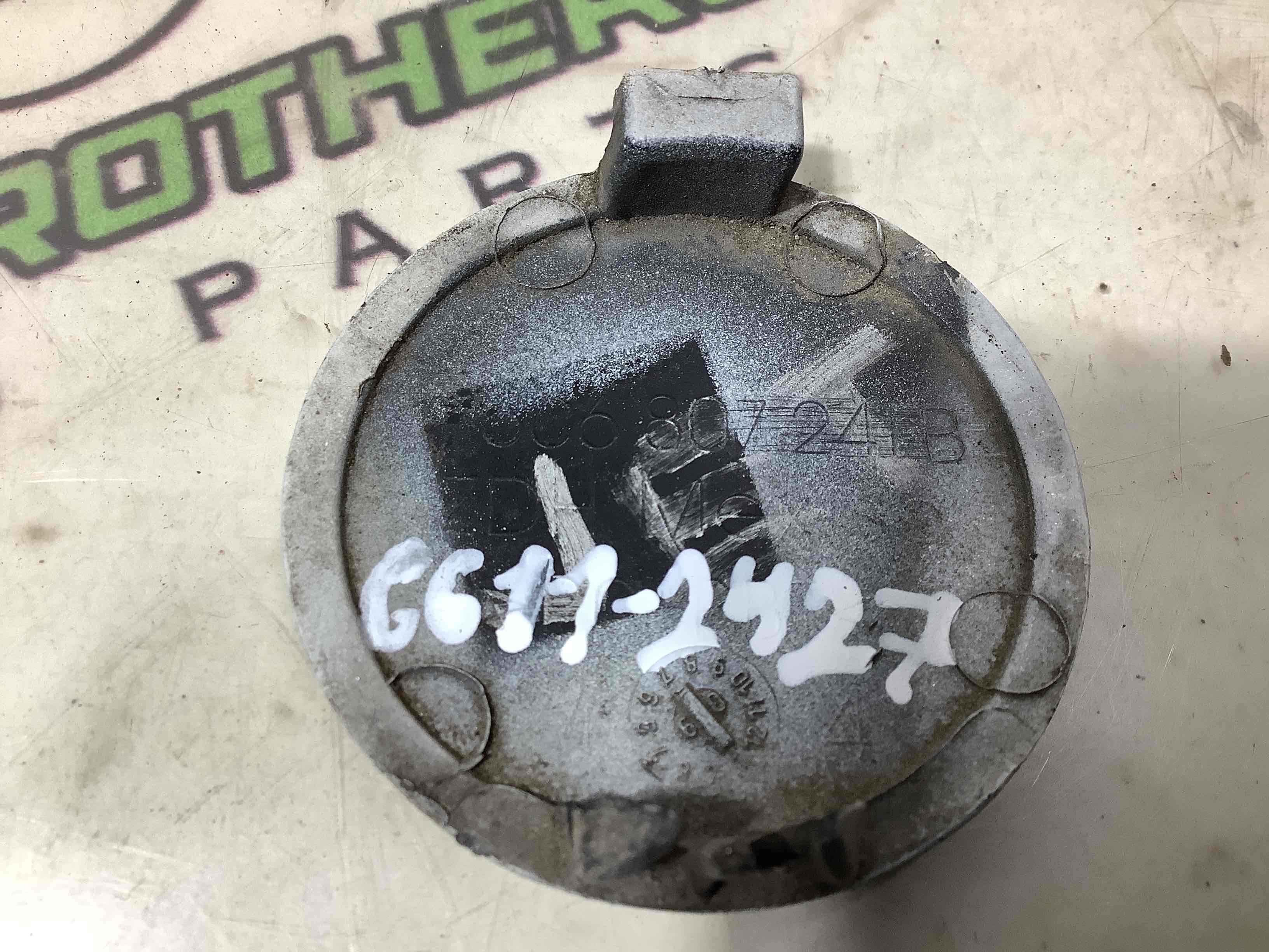 Заглушка, вставка решітка в бампер