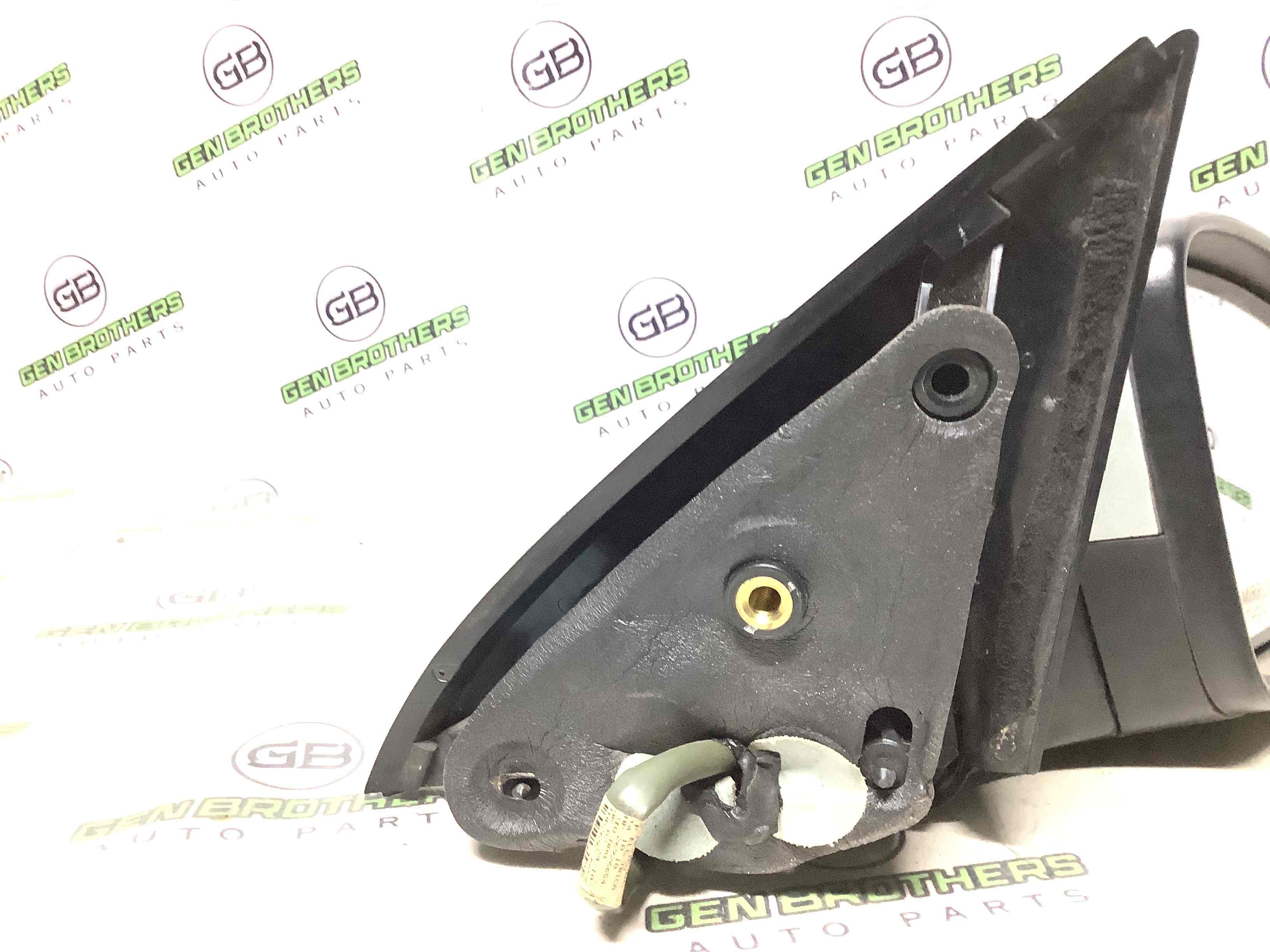 Дзеркало зовнішнє праве