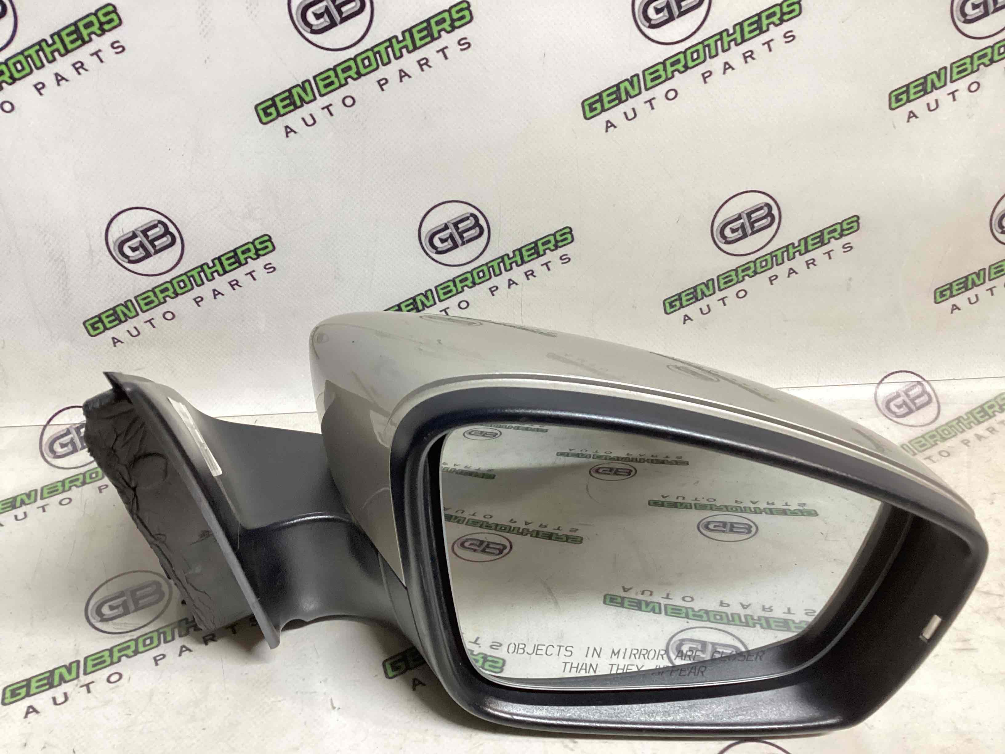 Дзеркало зовнішнє праве