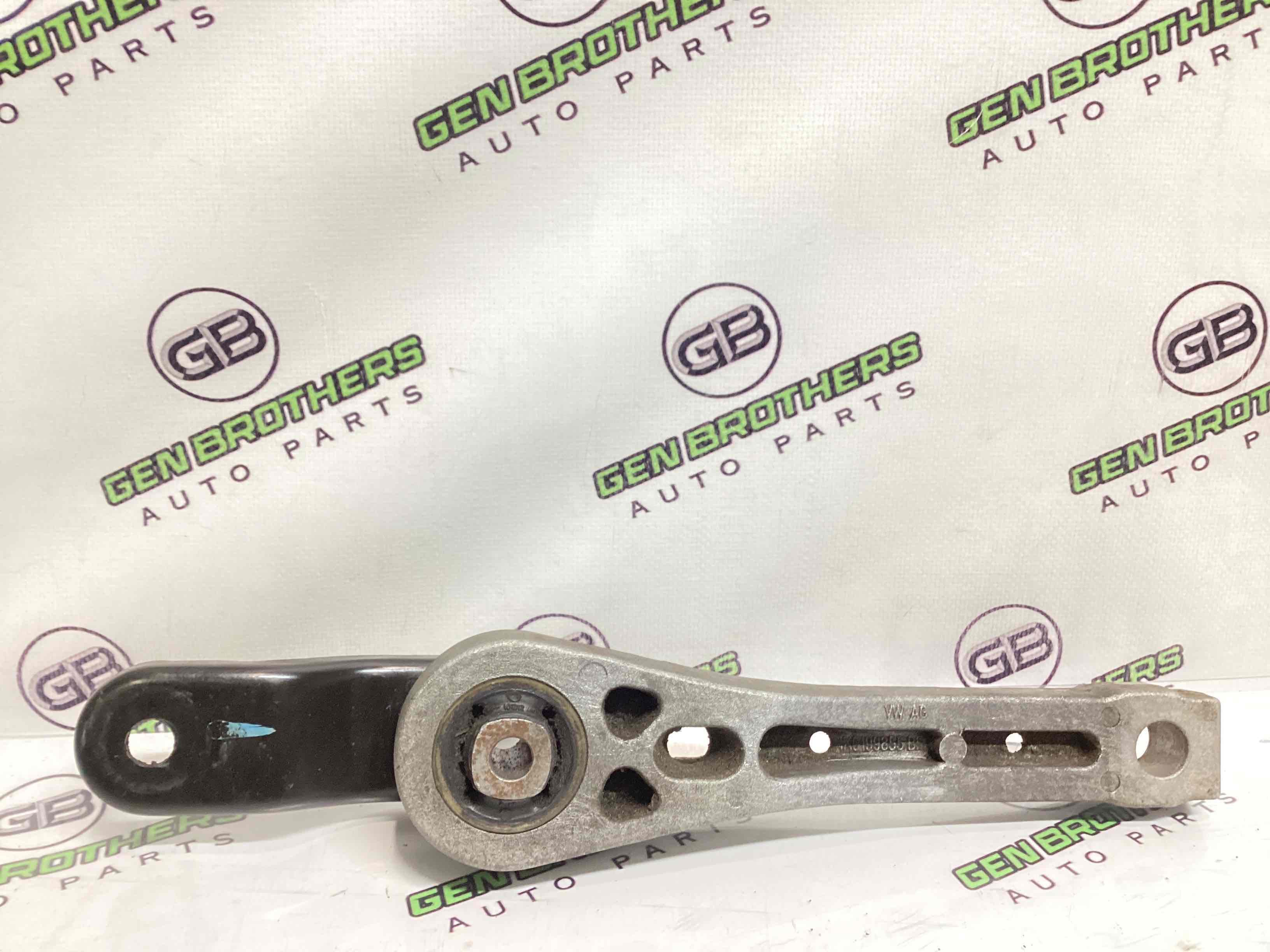 Подушка кріплення двигуна