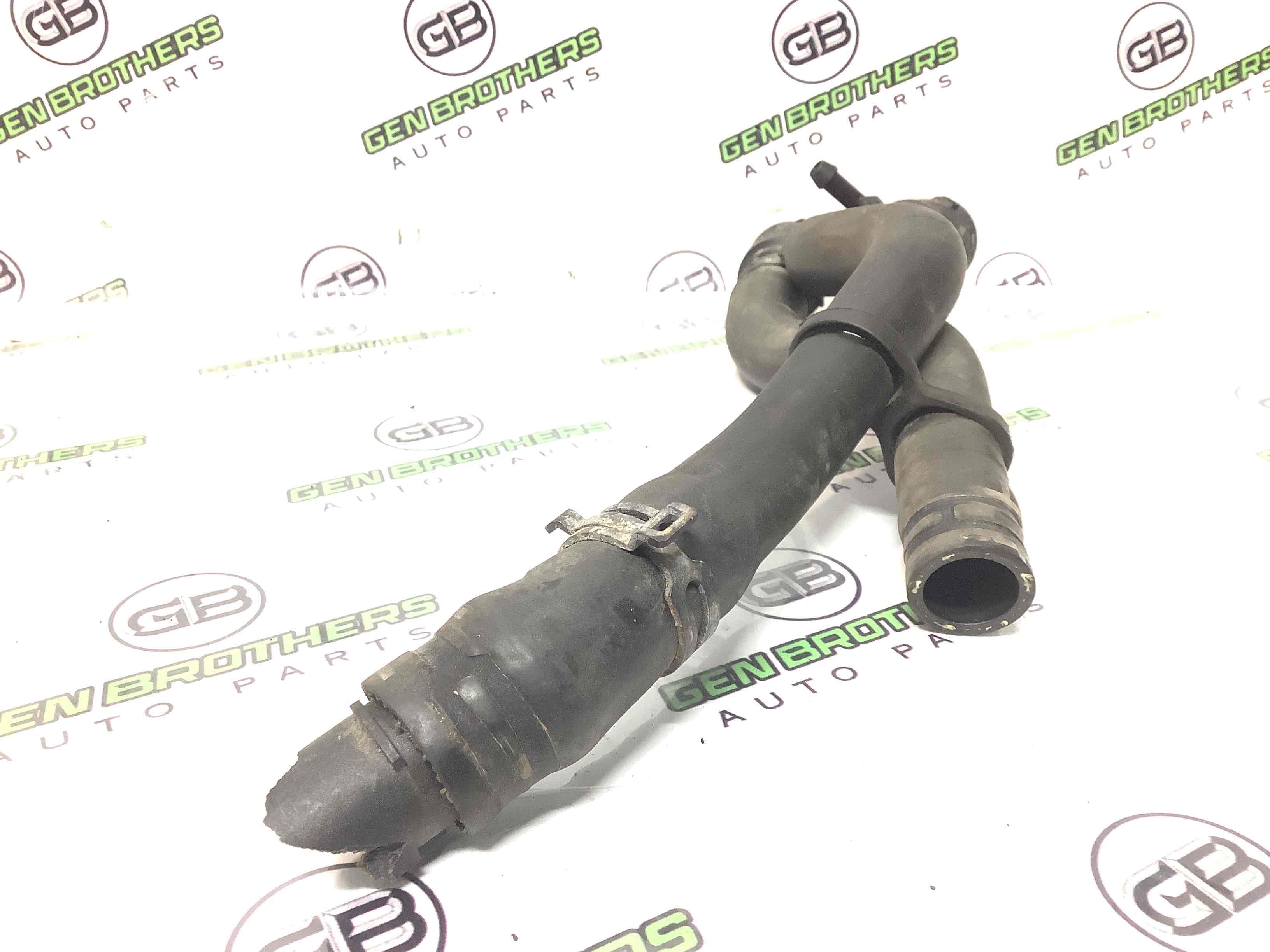 Патрубок трубопровід, шланг