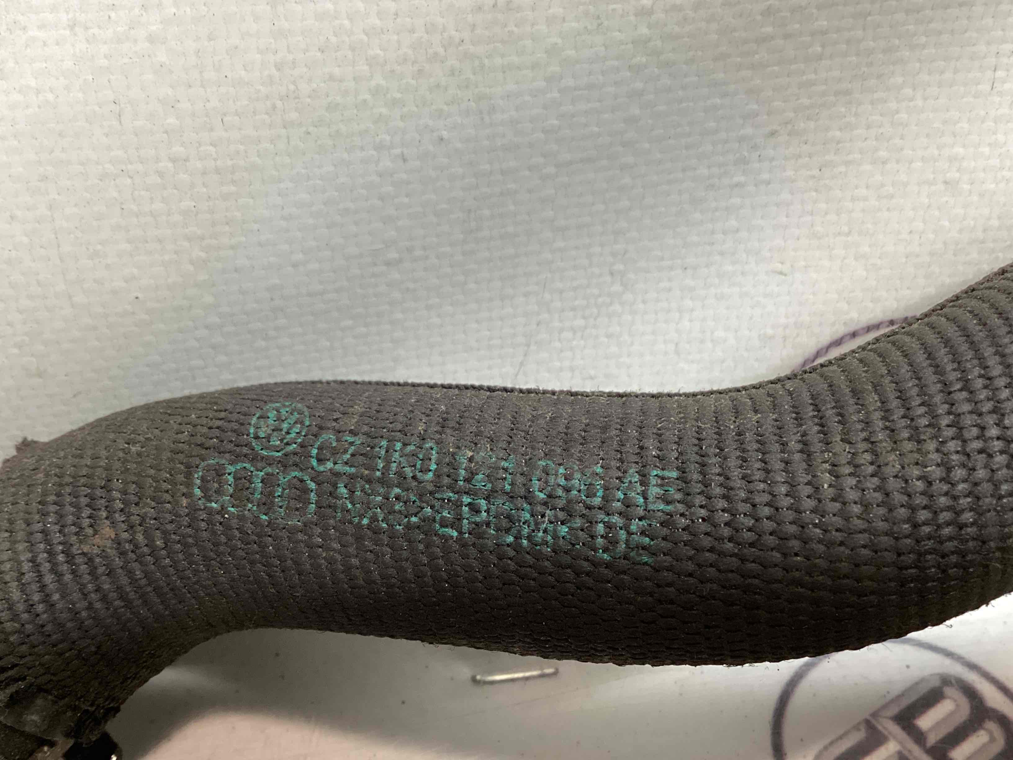 Патрубок трубопровід, шланг