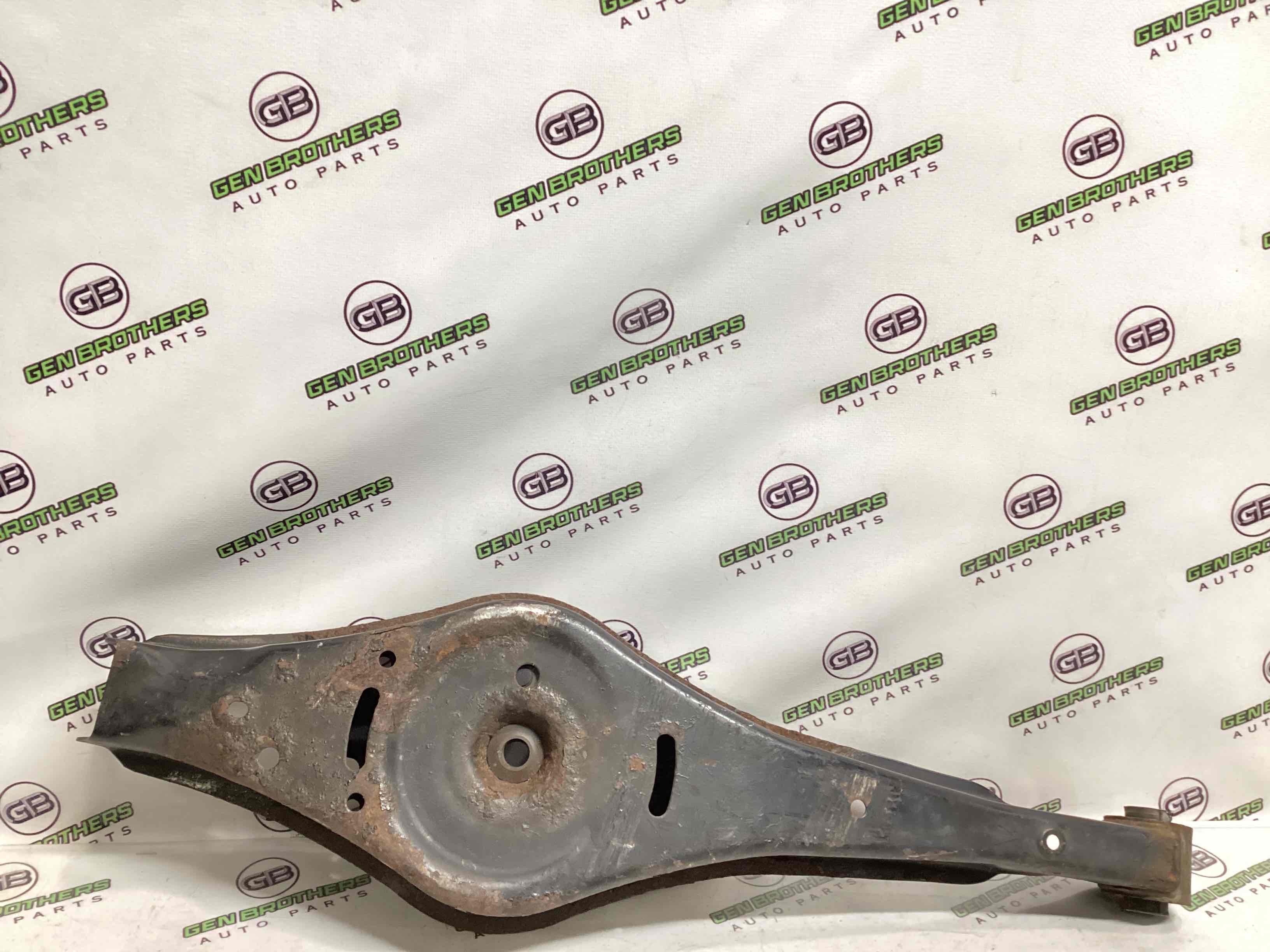 Важіль задній лівий