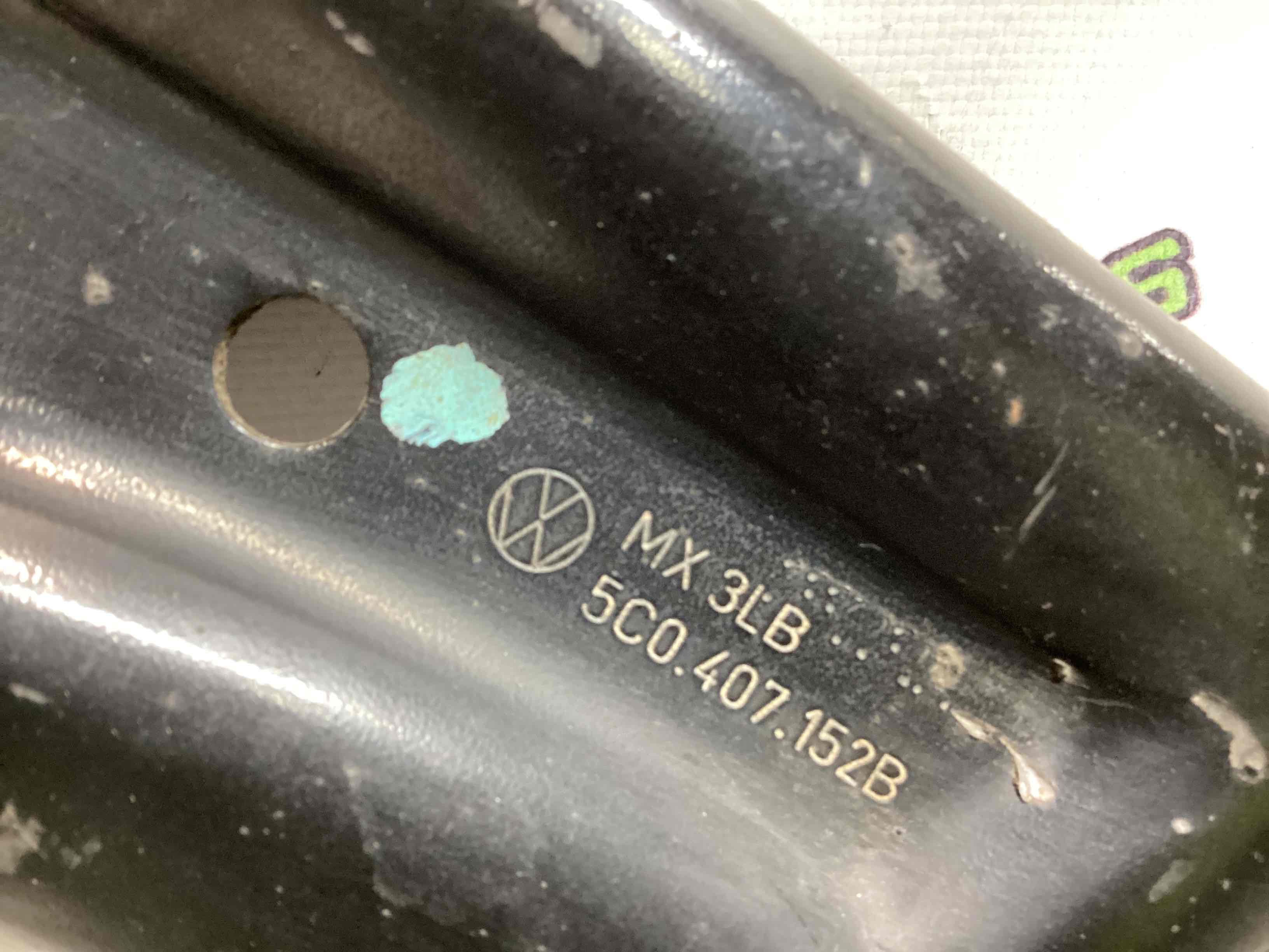 Важіль передній правий