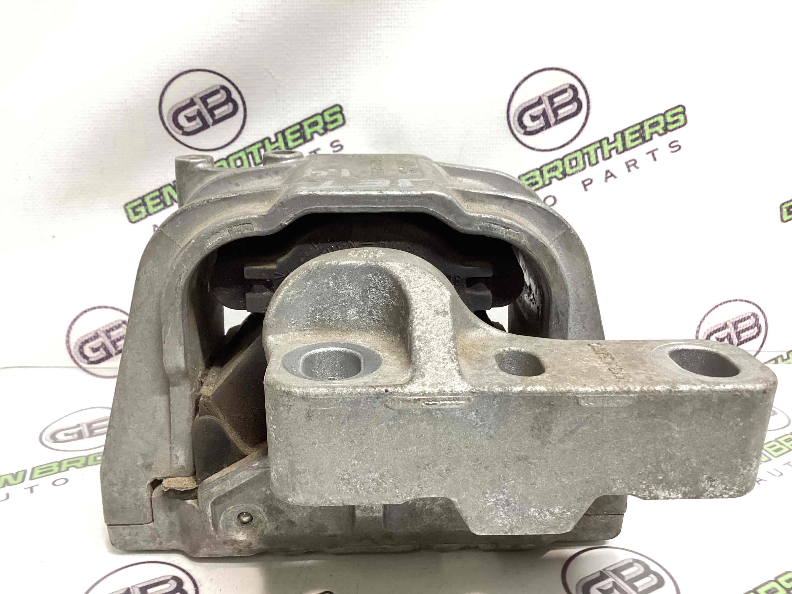 Подушка кріплення двигуна