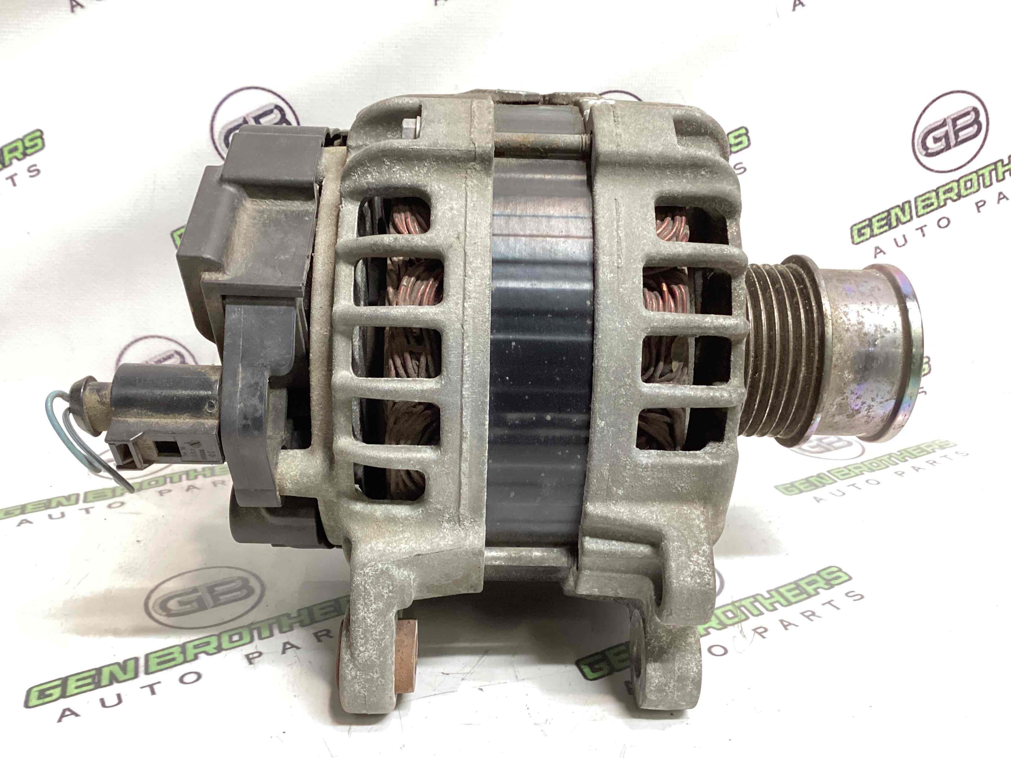 Генератор, кронштейн генератора