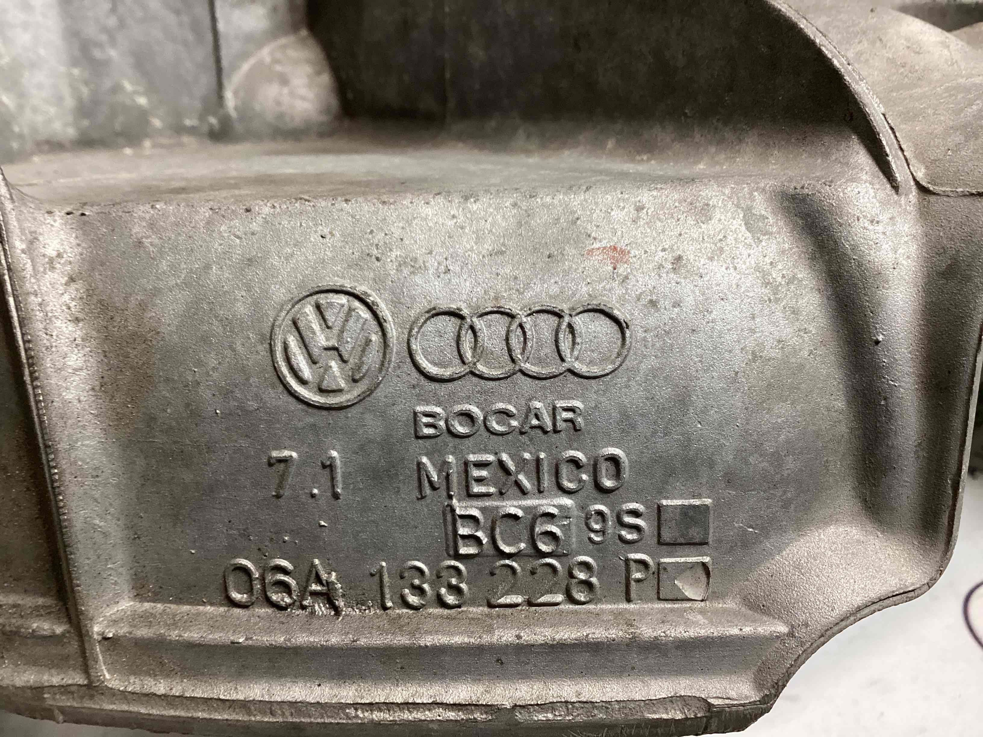 Теплоекран, пластикові ізолятори