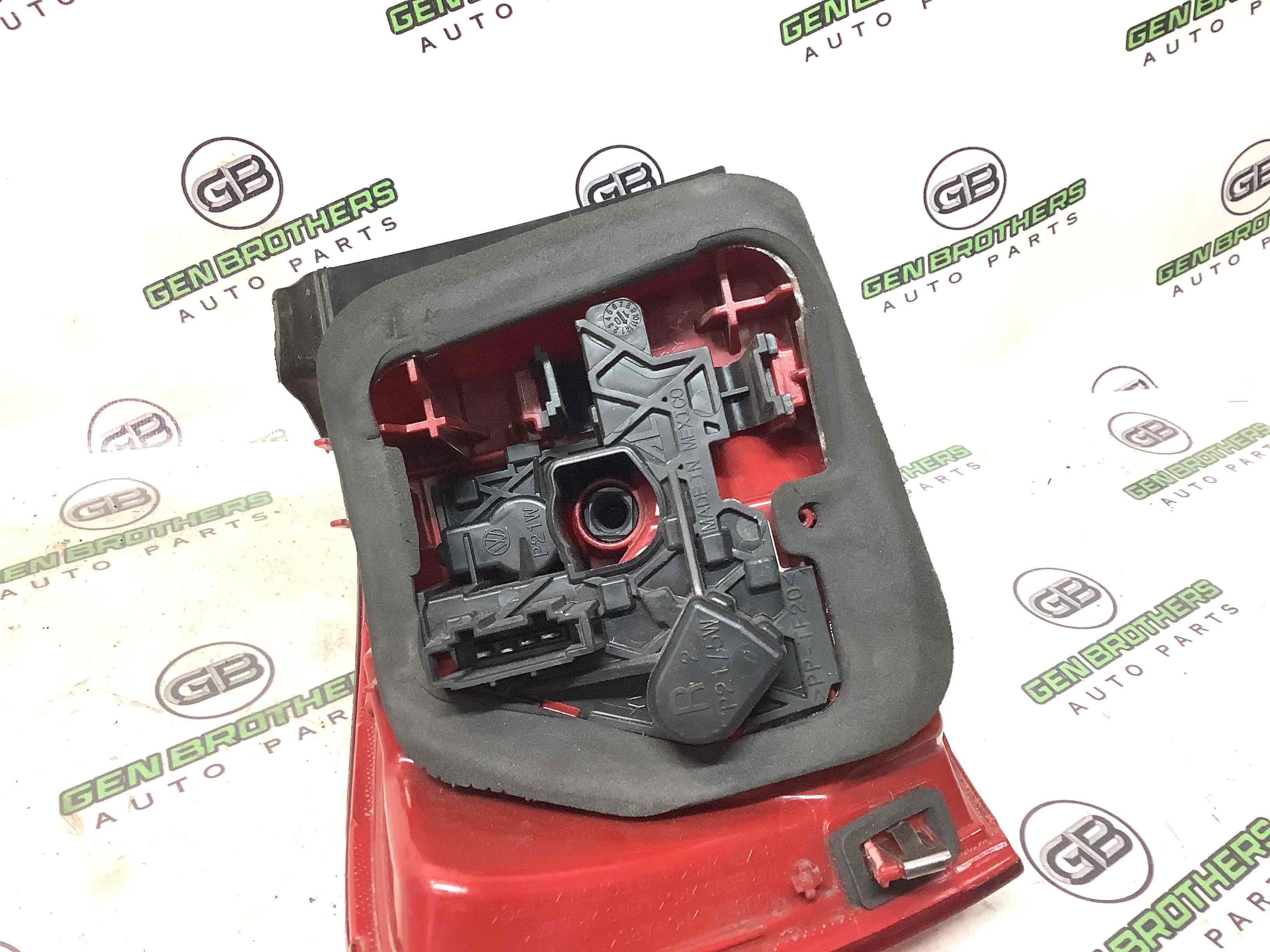 Ліхтар задній правий