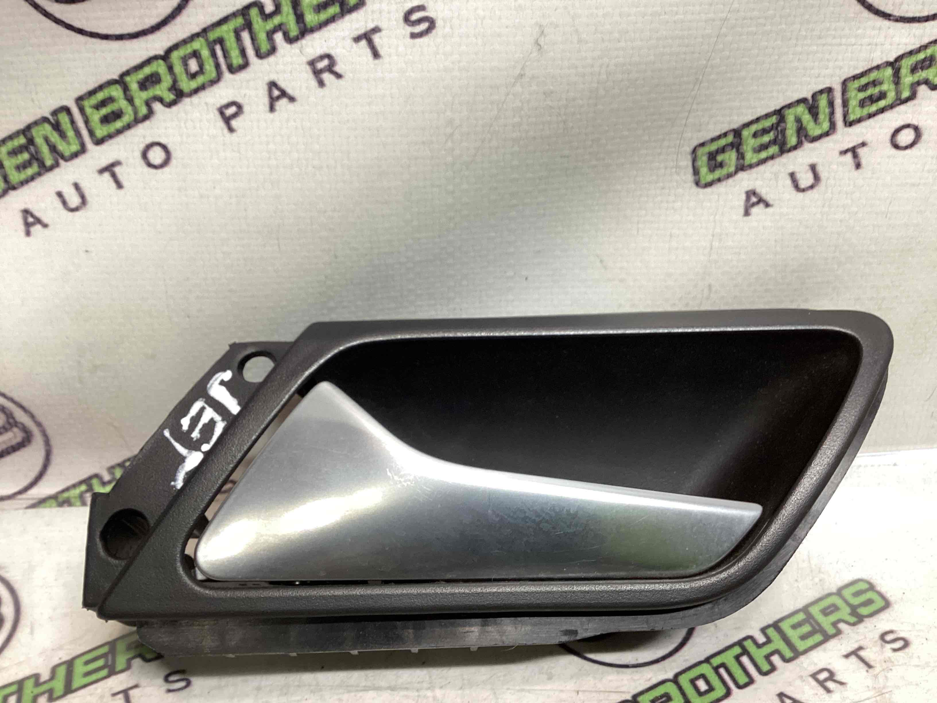 Ручка дверей салону внутрішня, поручень