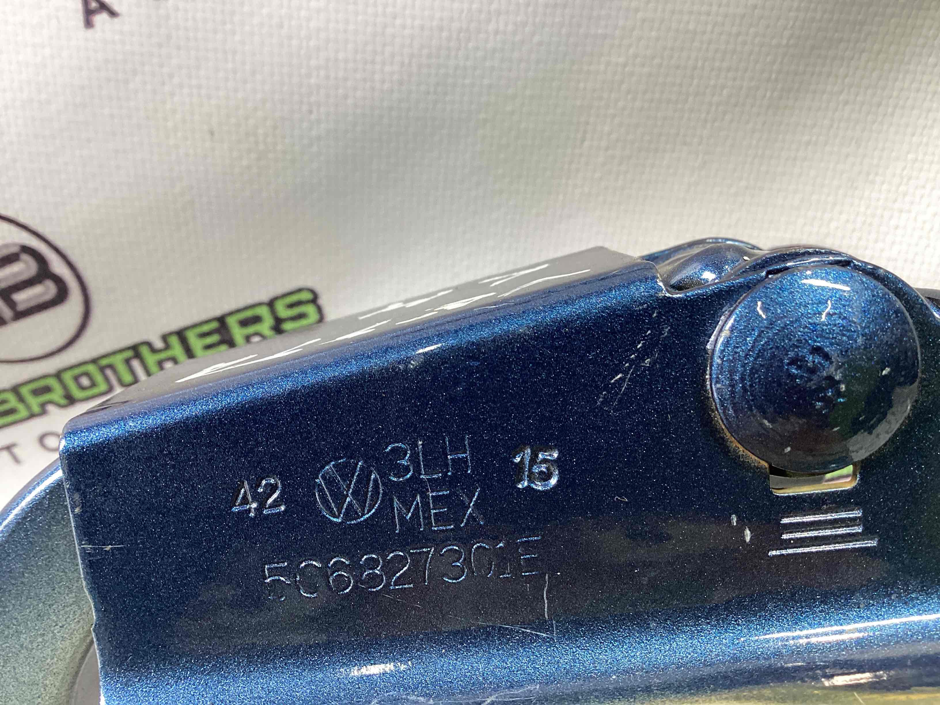 Петля кришки багажника, двері багажника