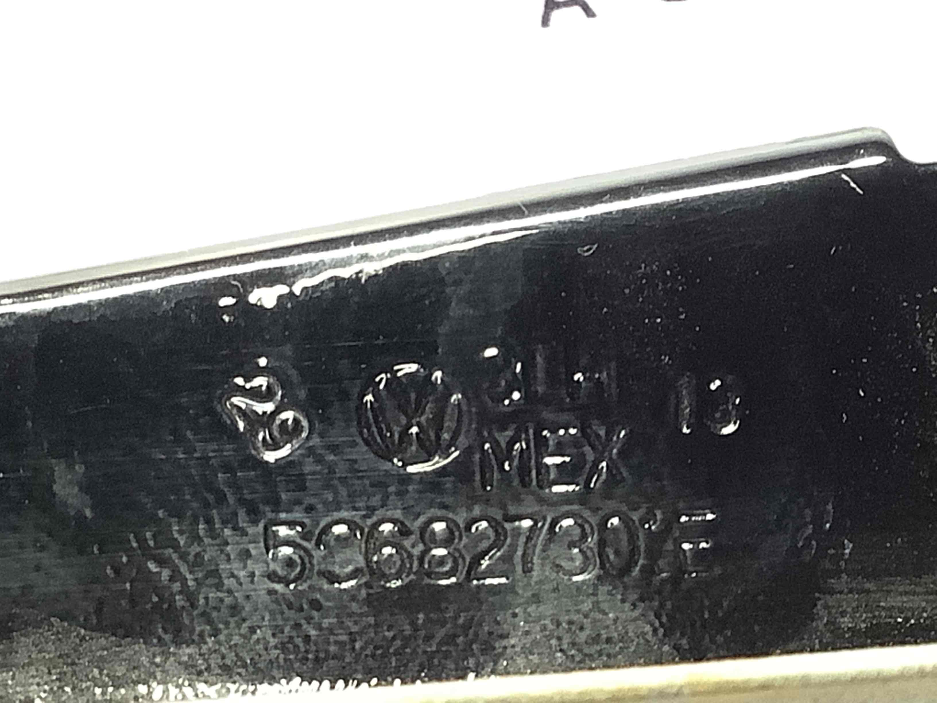 Петля кришки багажника, двері багажника