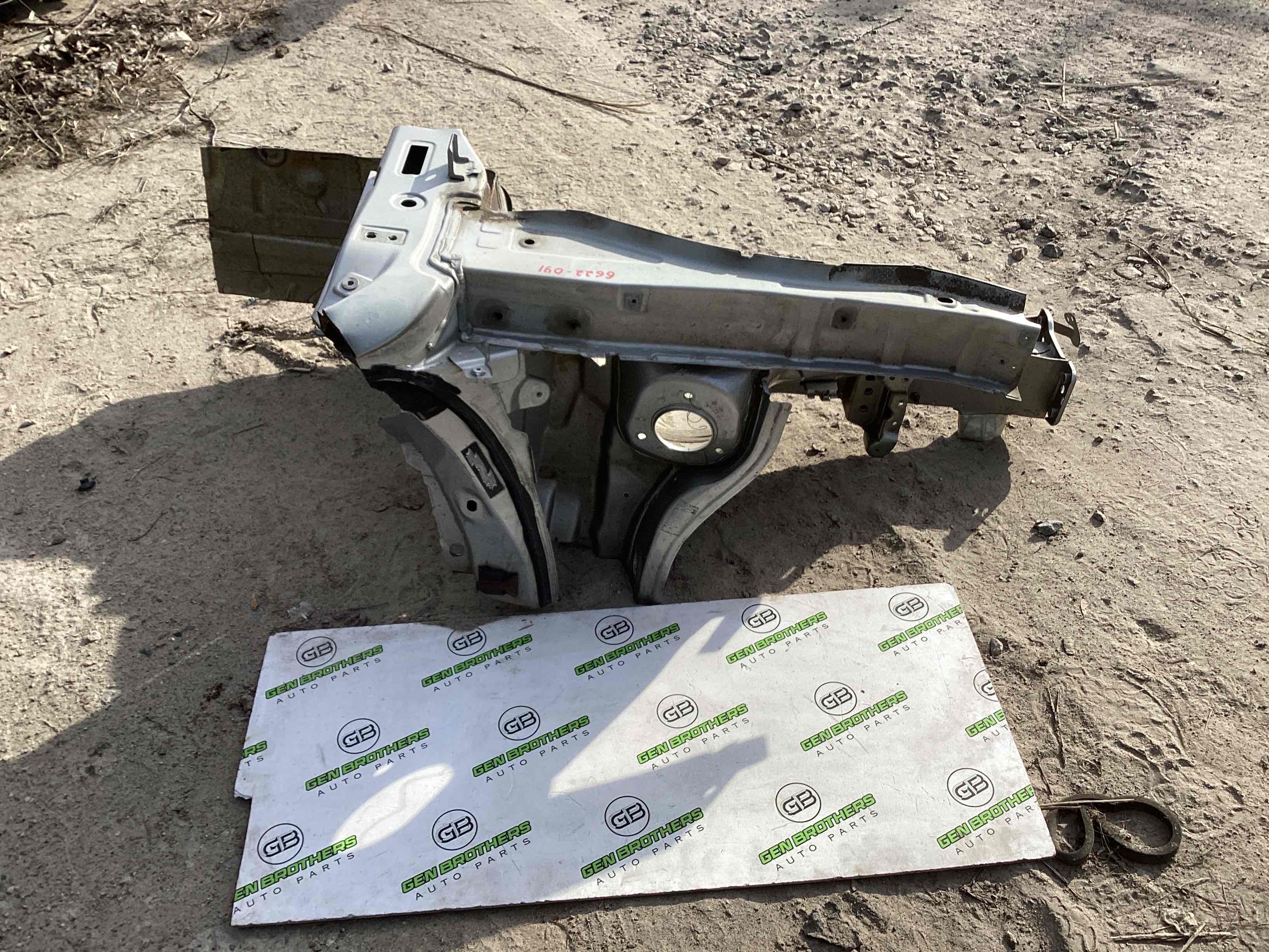 Чверть передня ліва