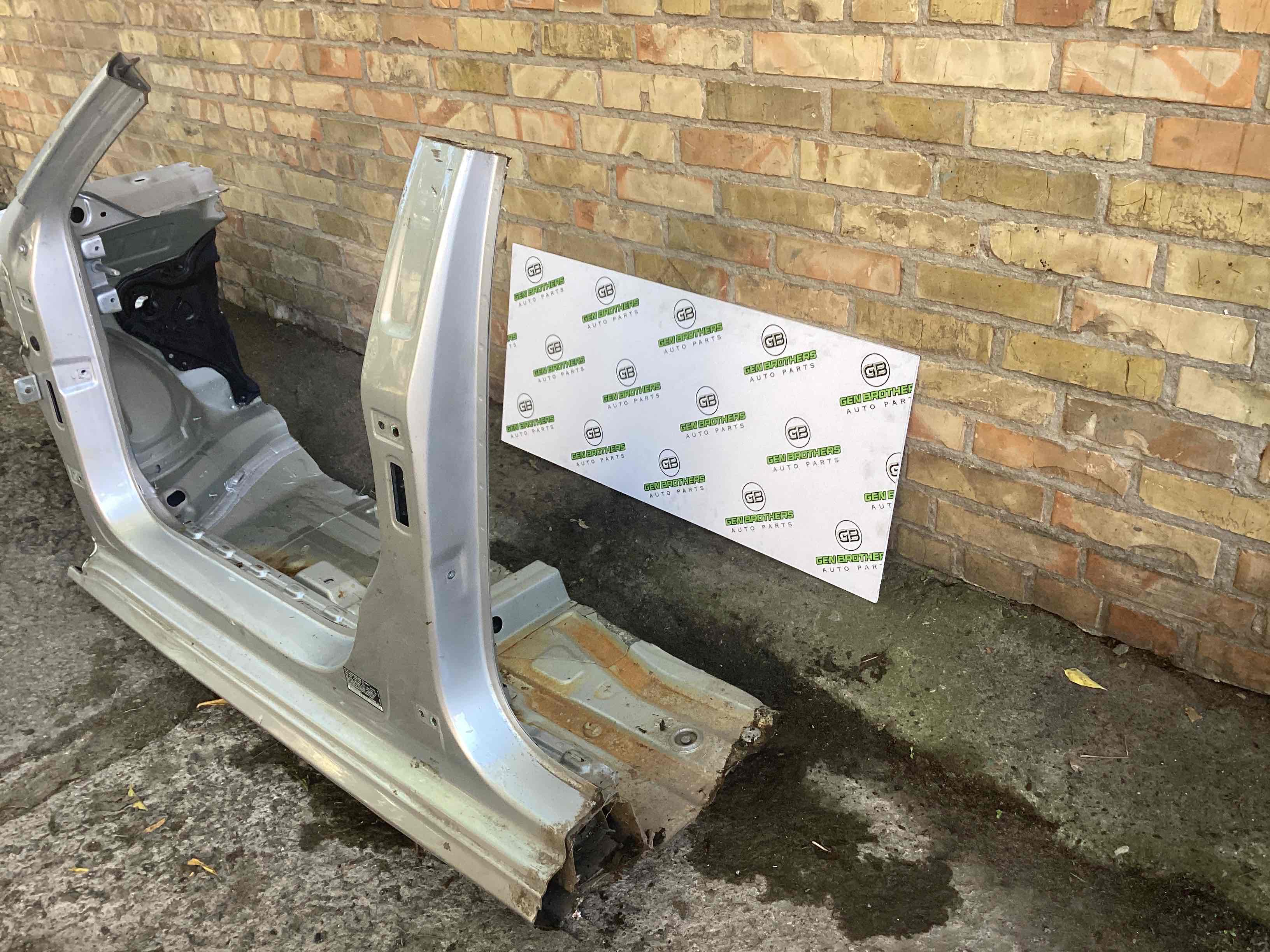 Чверть передня ліва