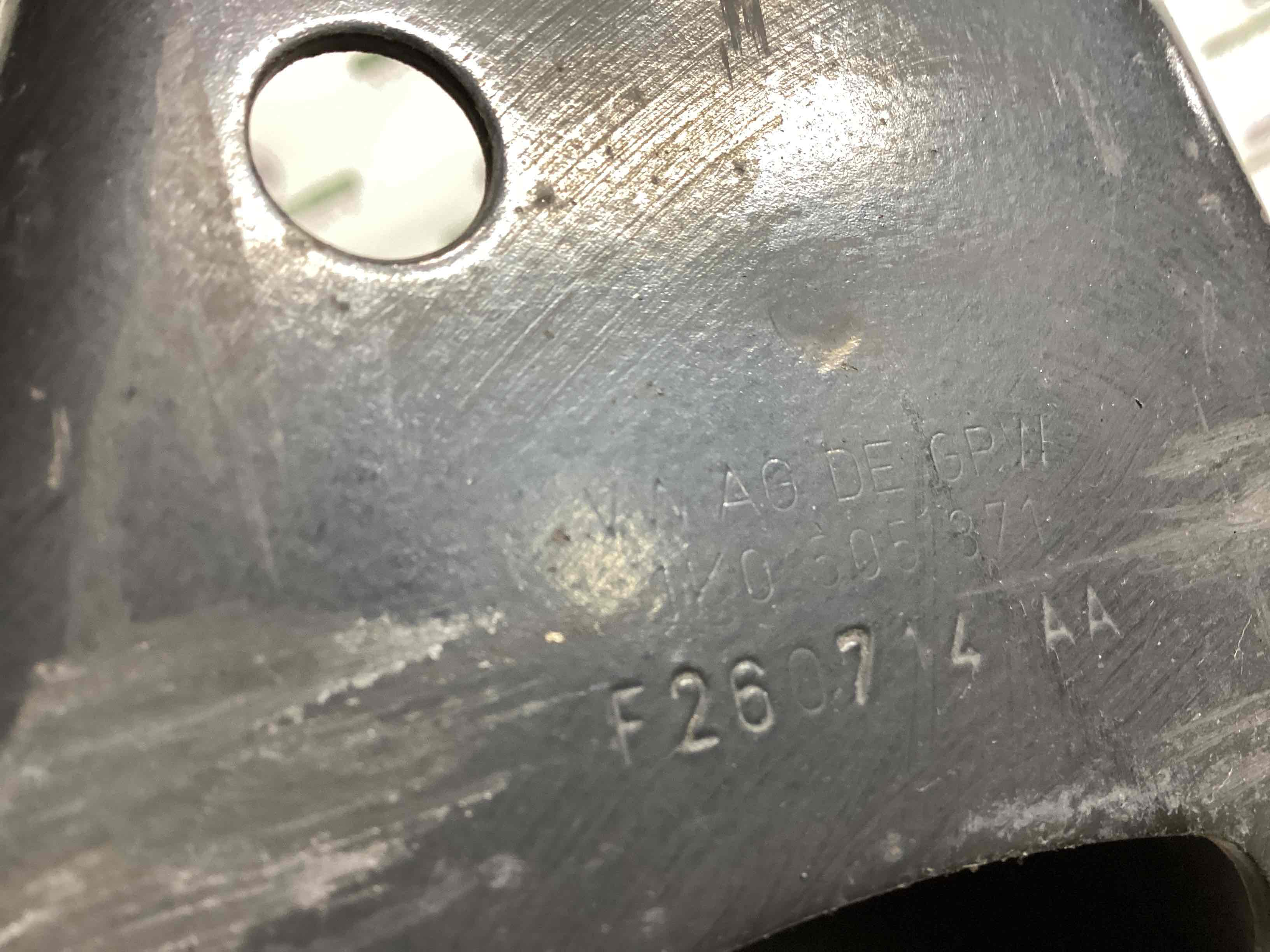 Важіль задній правий