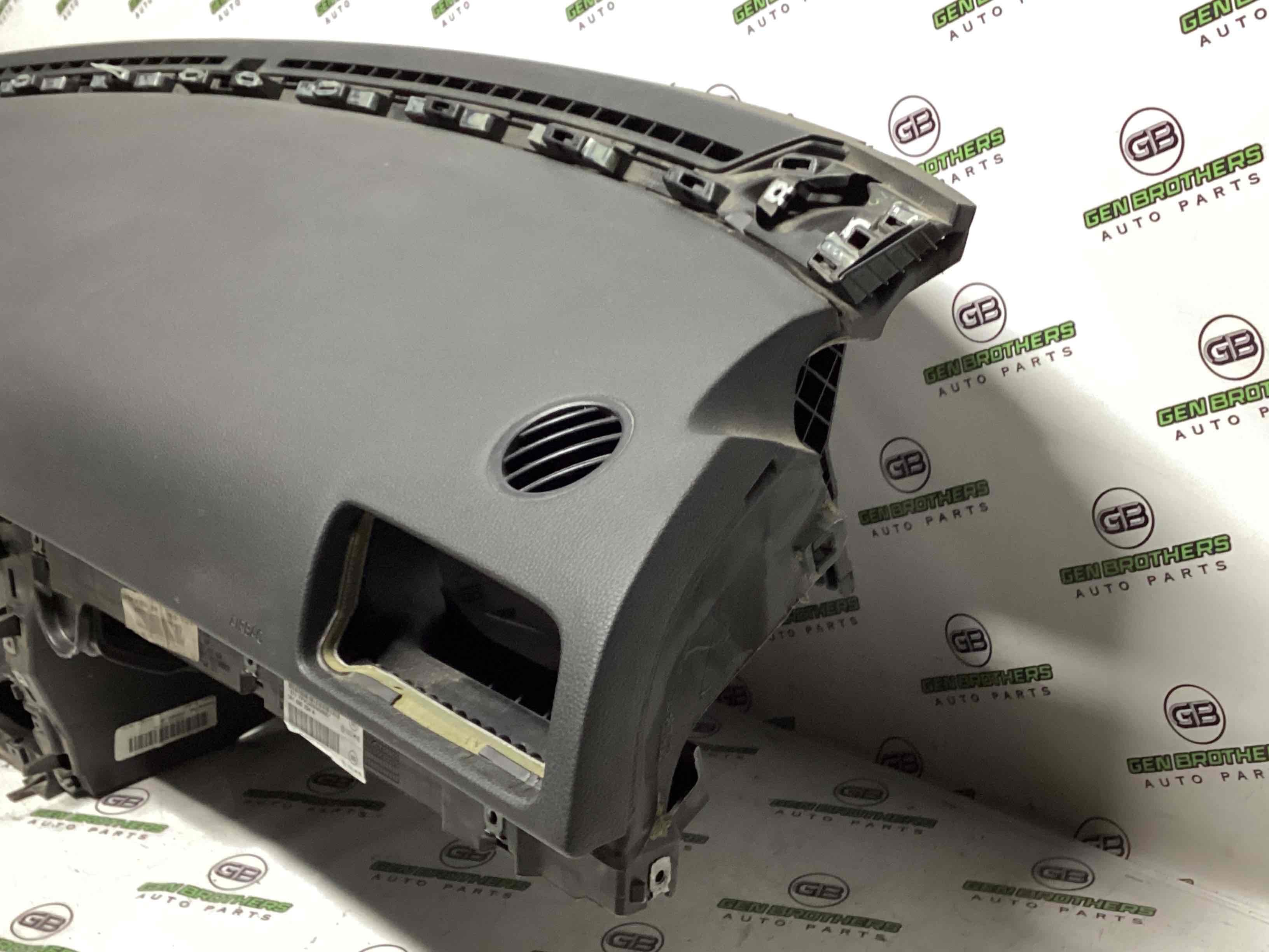 Панель передня салону торпедо