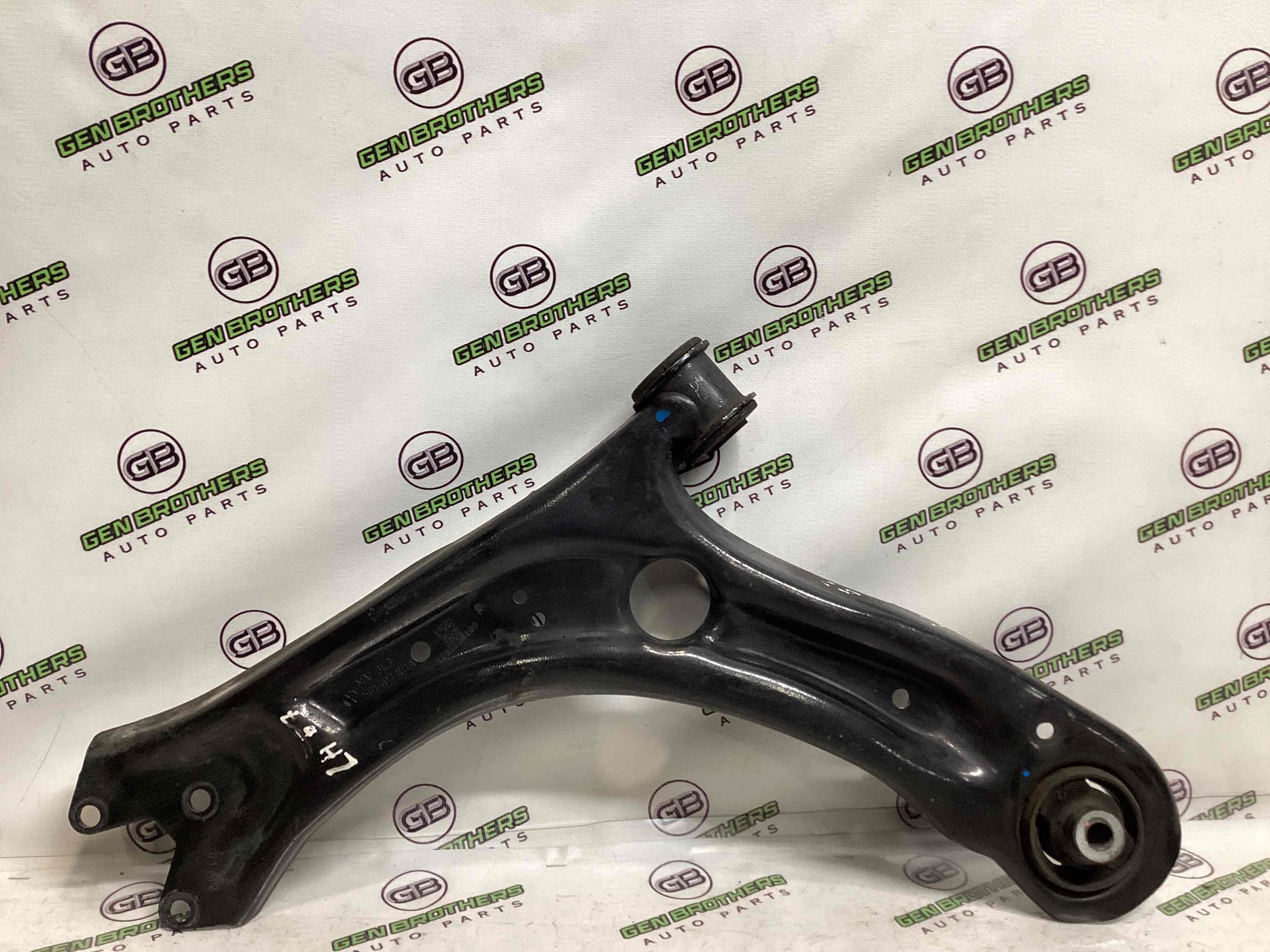 Важіль передній лівий