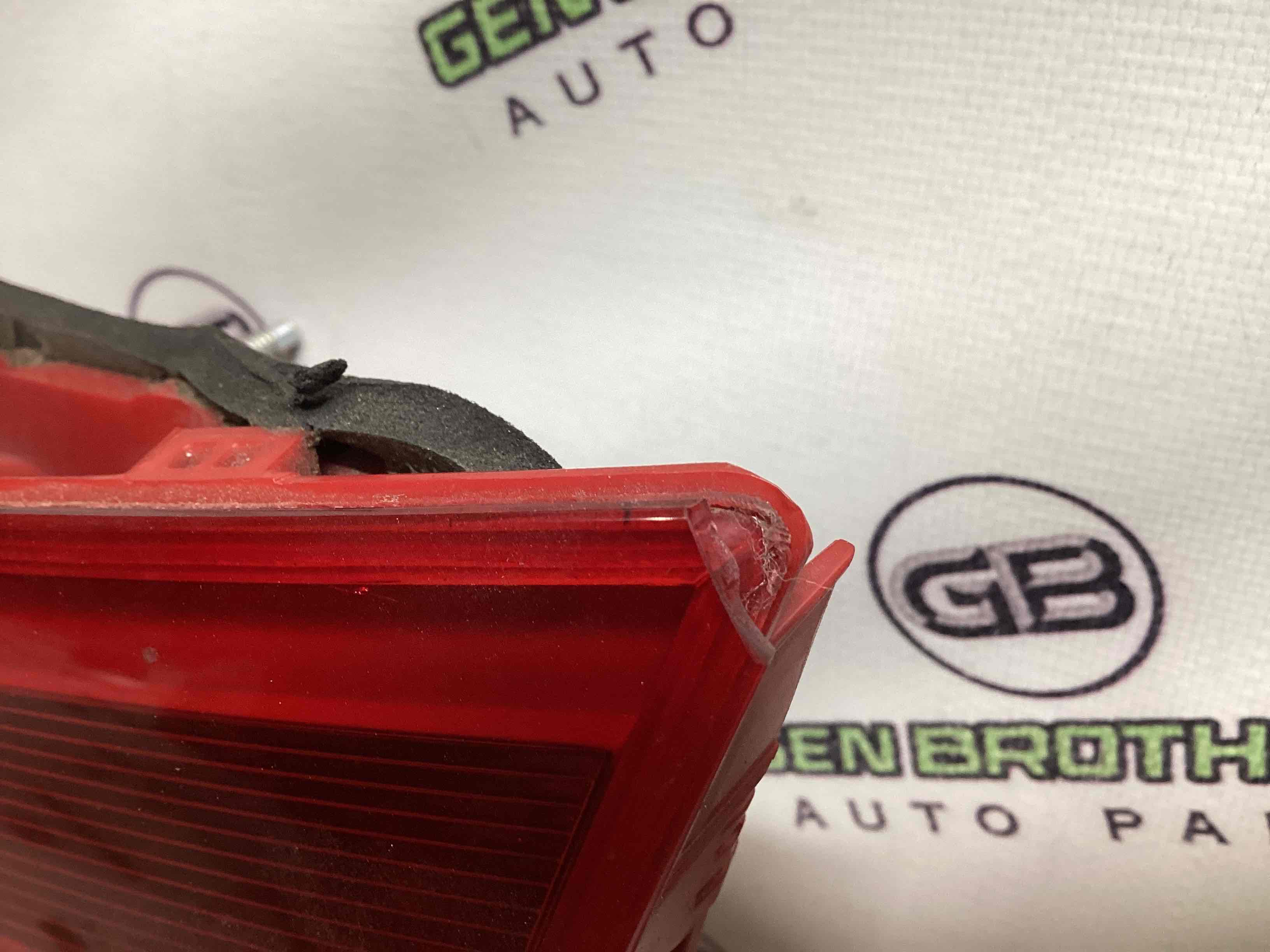 Ліхтар задній правий