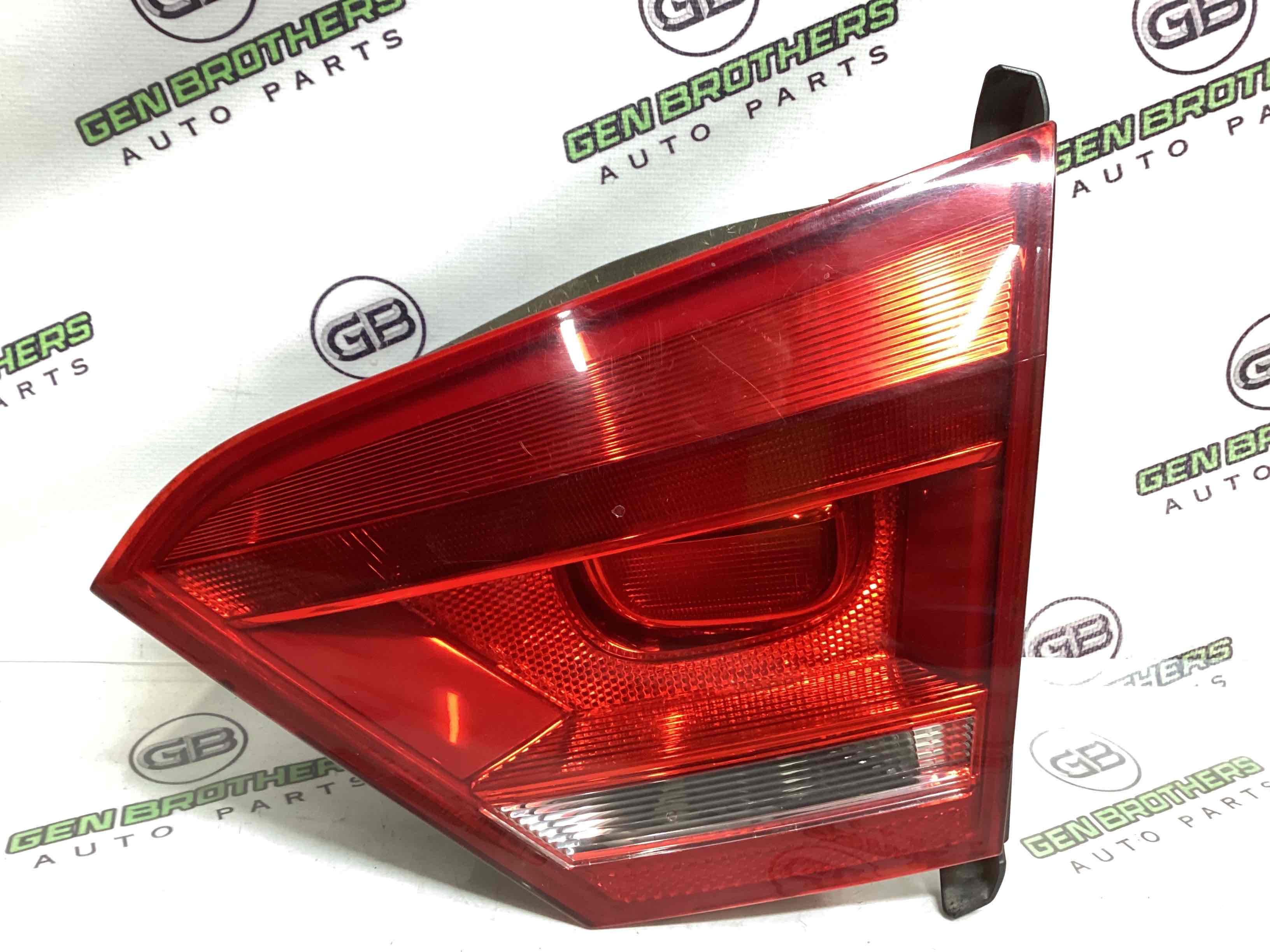 Ліхтар задній правий