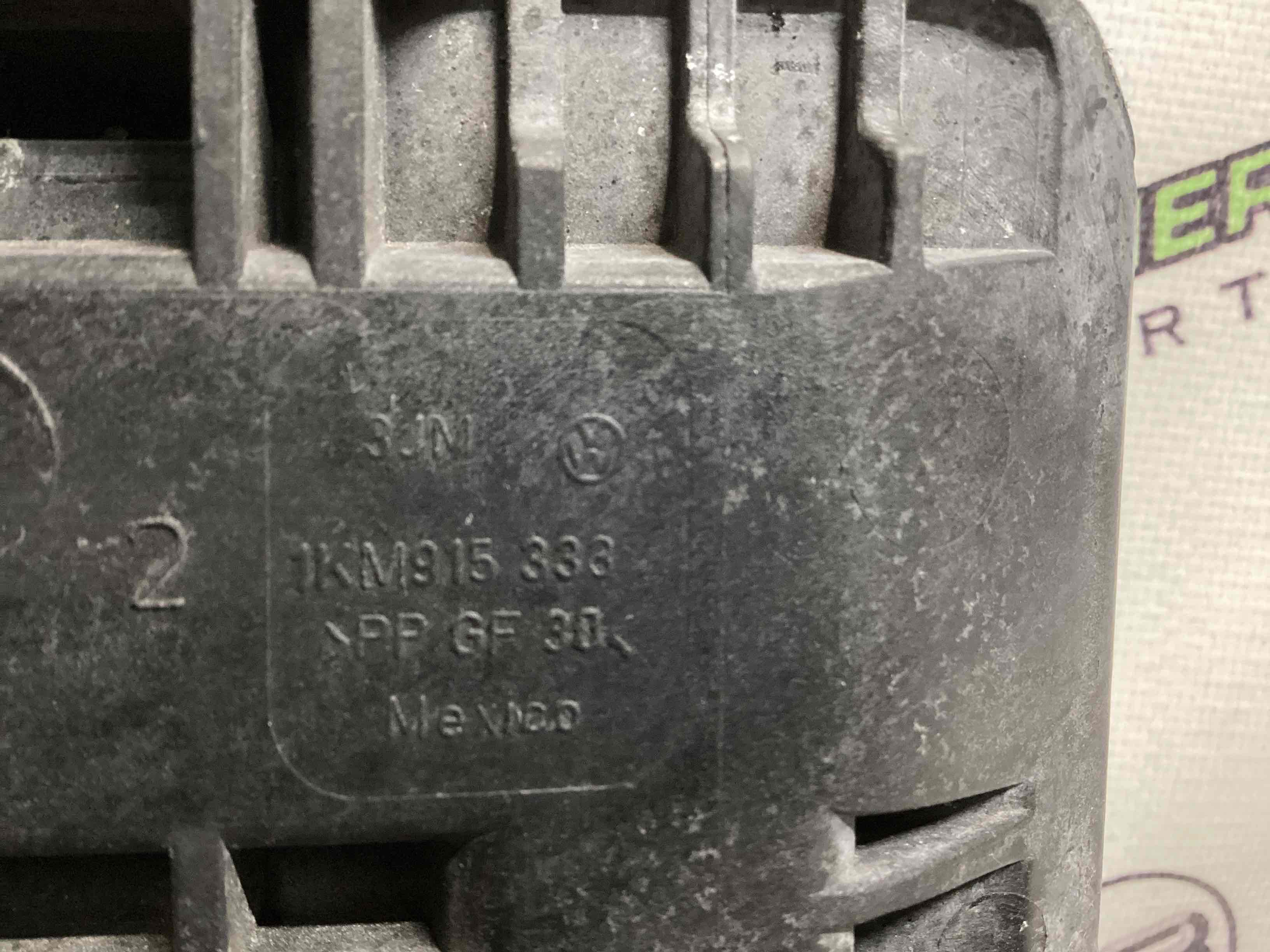 Полиця акумулятора, кришка, кріплення майданчик АКБ