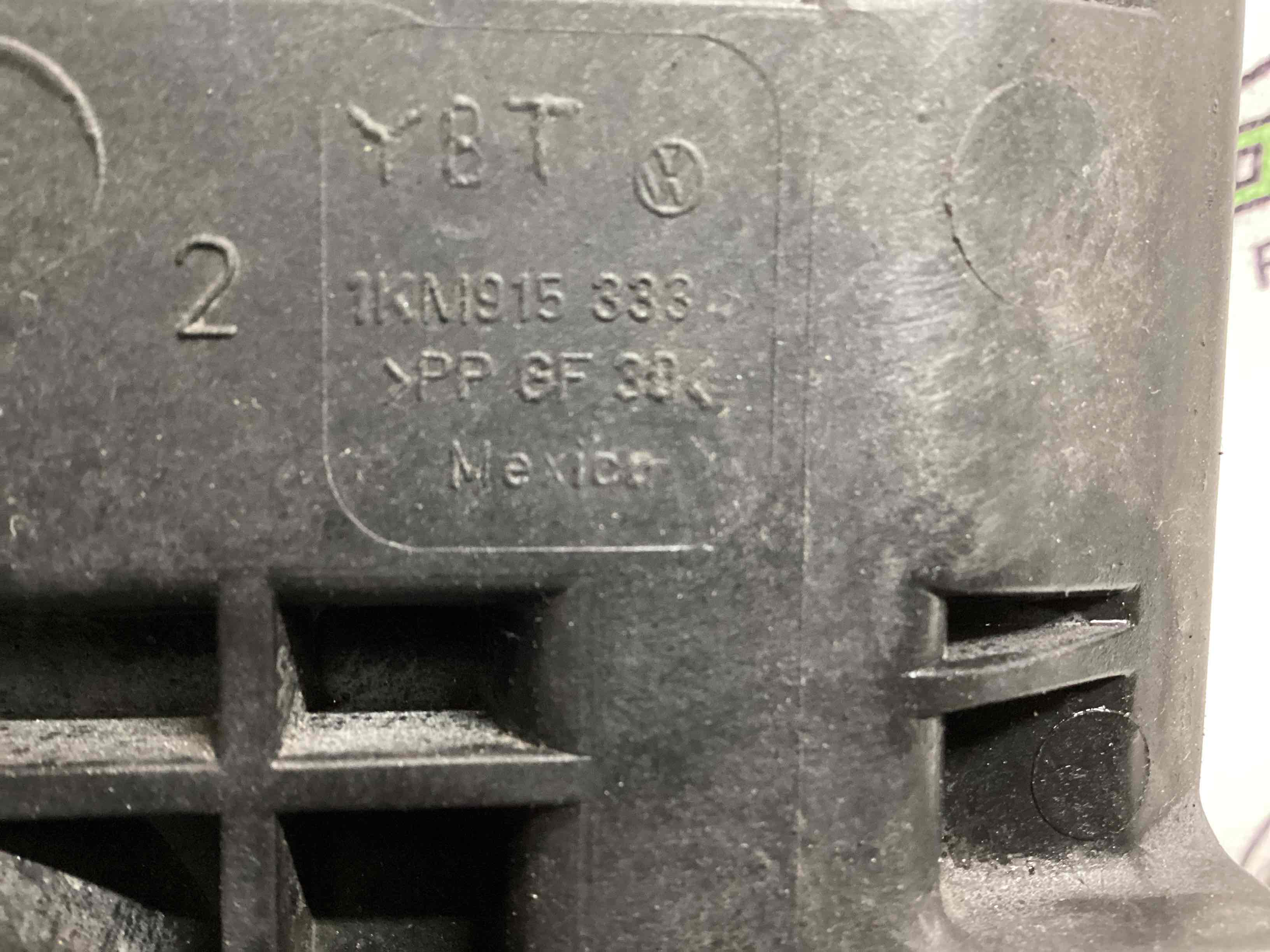 Полиця акумулятора, кришка, кріплення майданчик АКБ