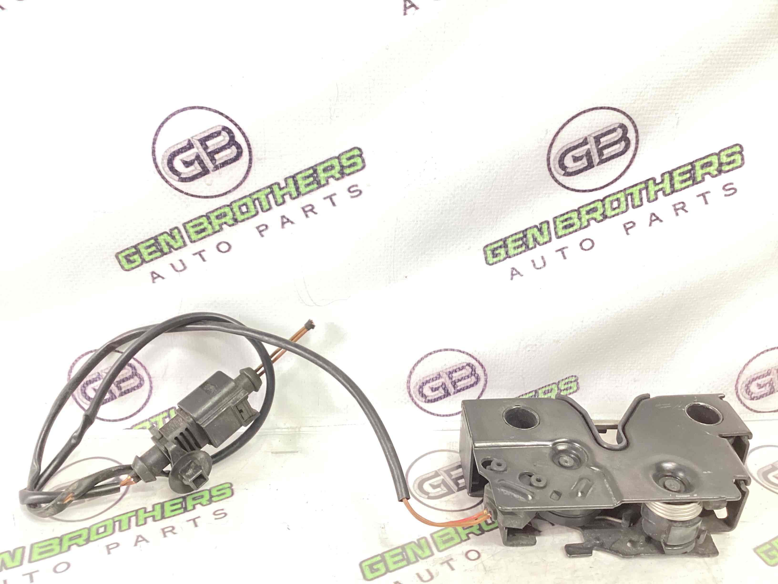 Замок капота, трос капота