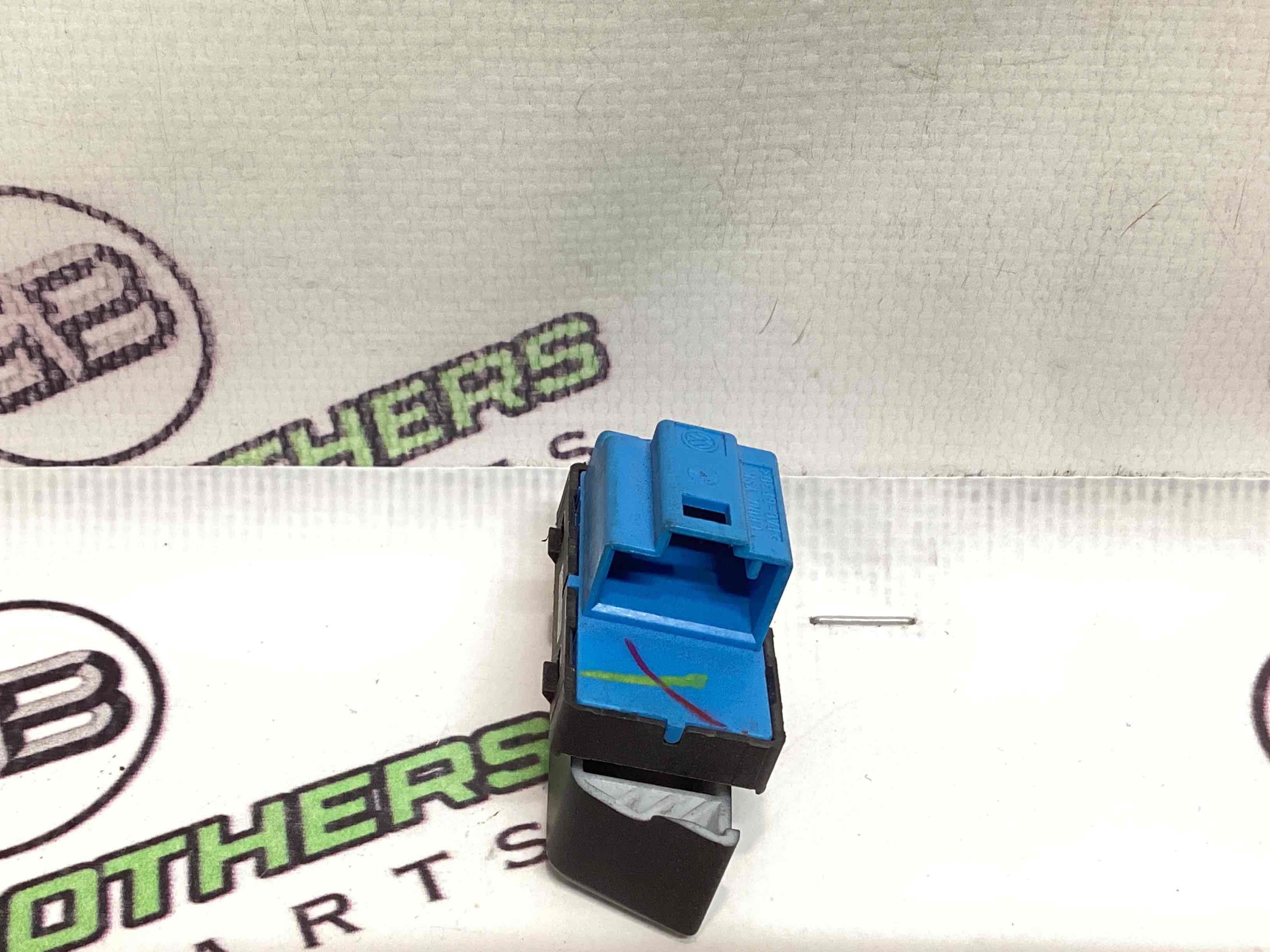 Кнопка центрального замку