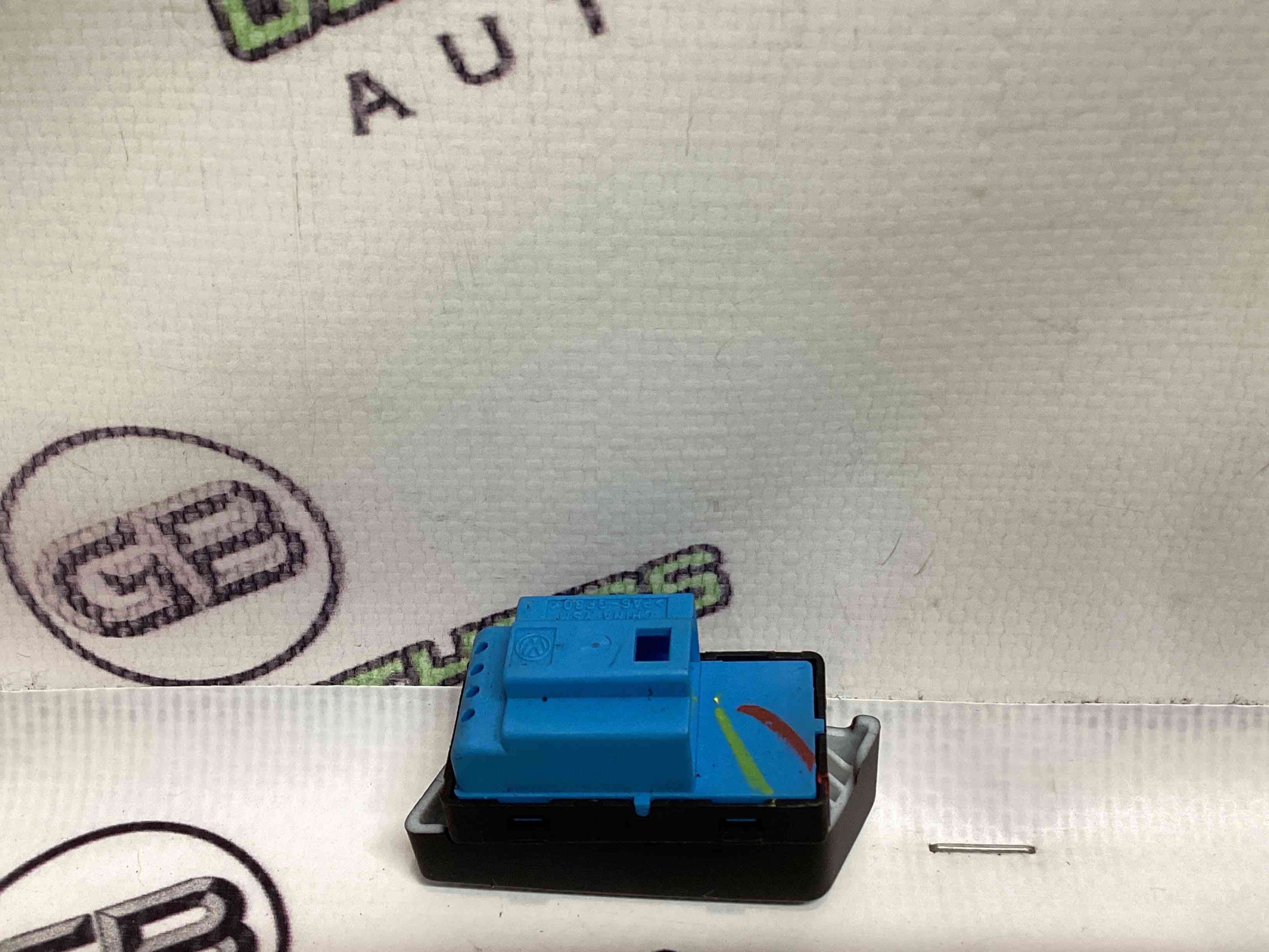 Кнопка центрального замку